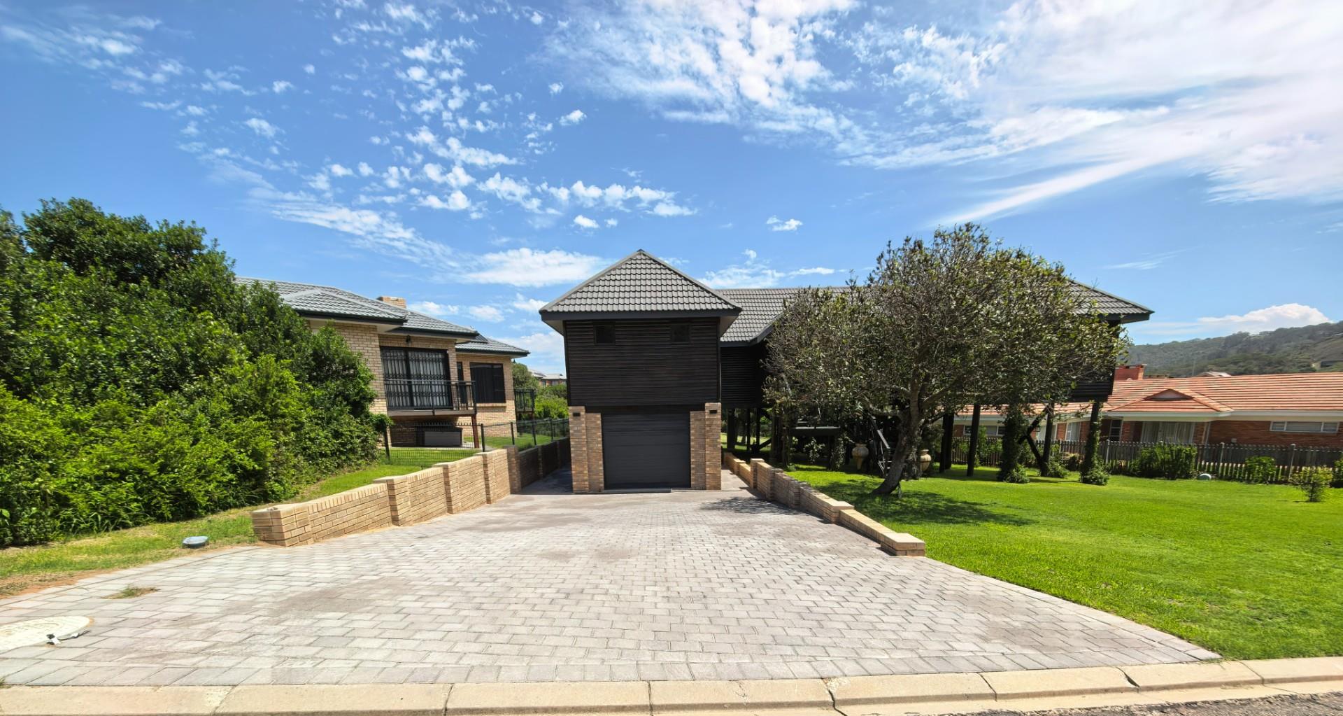 5 Bedroom House for sale in Groot BrakRivier