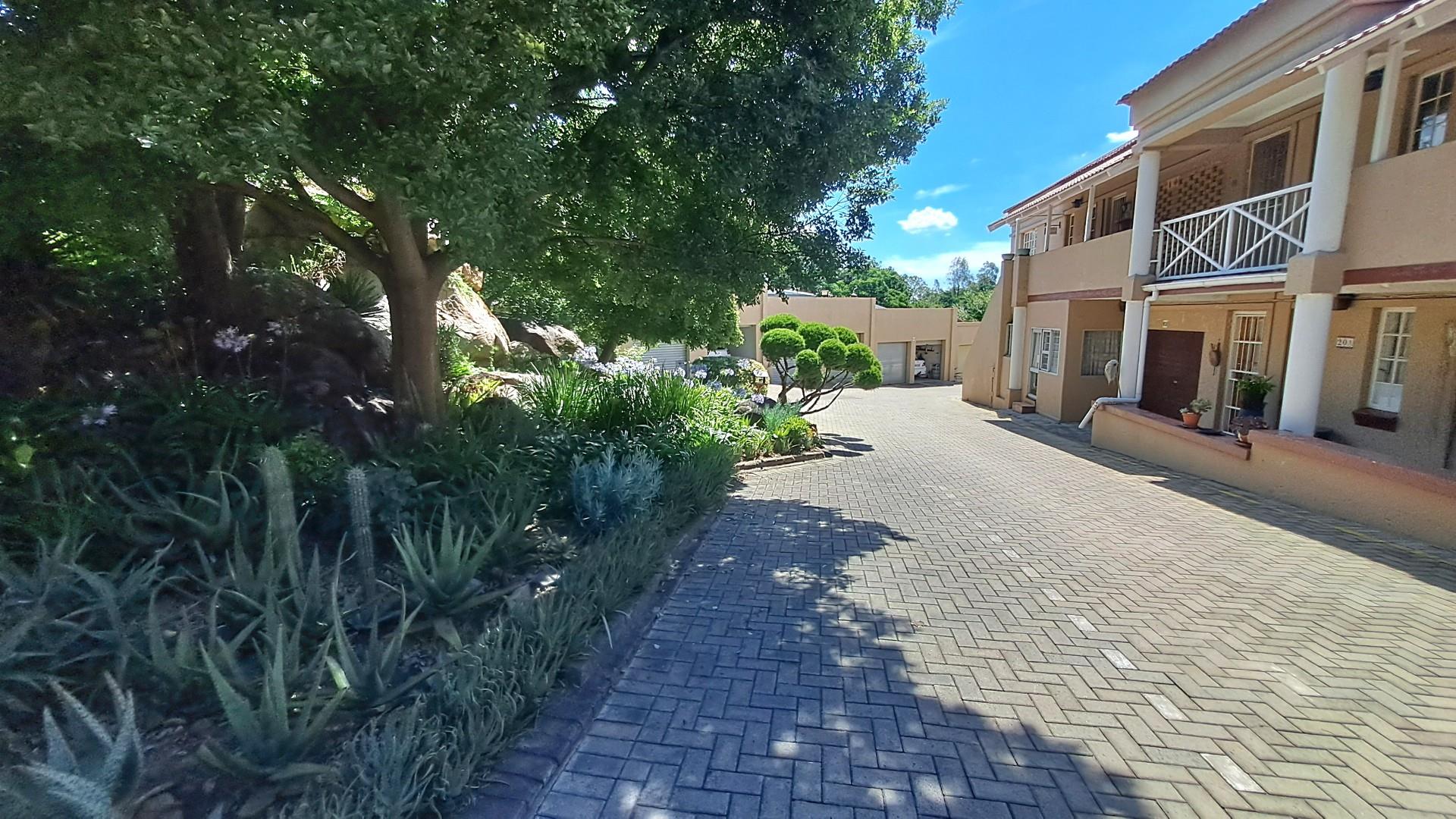 2 bedroom Life right unit on the banks of the Vaal River