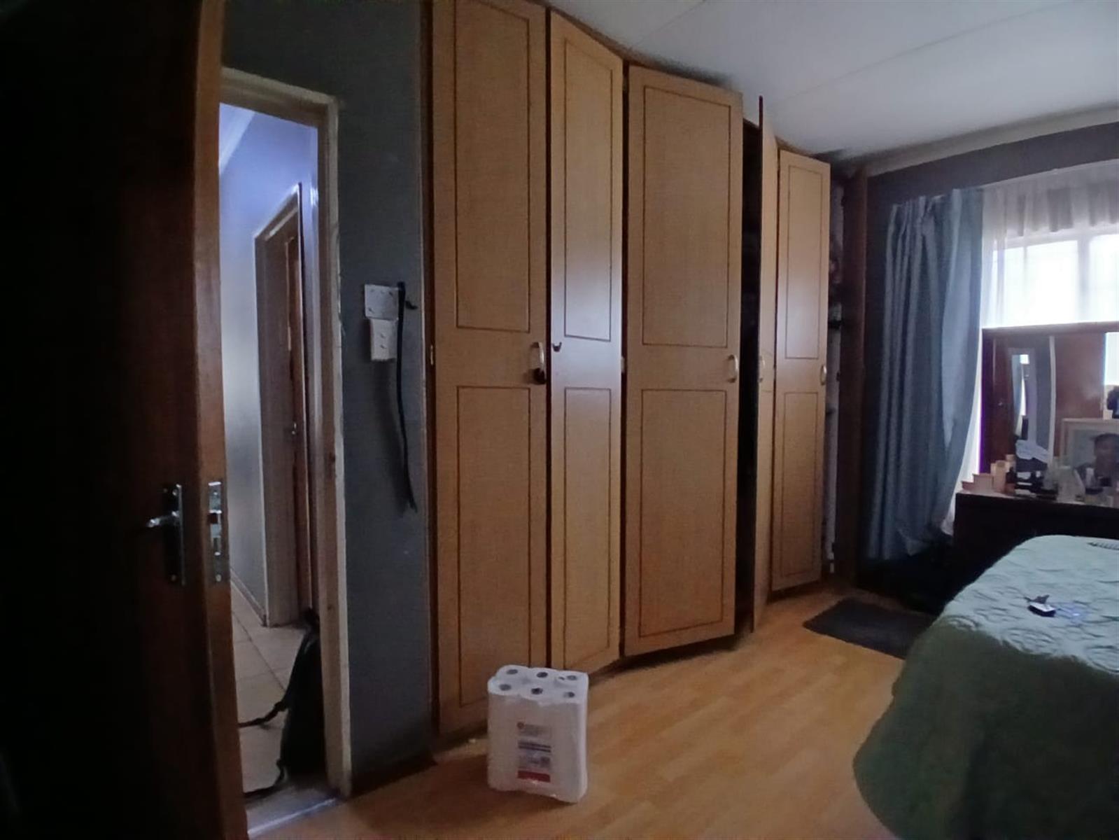 House For Sale in West End, Kimberley