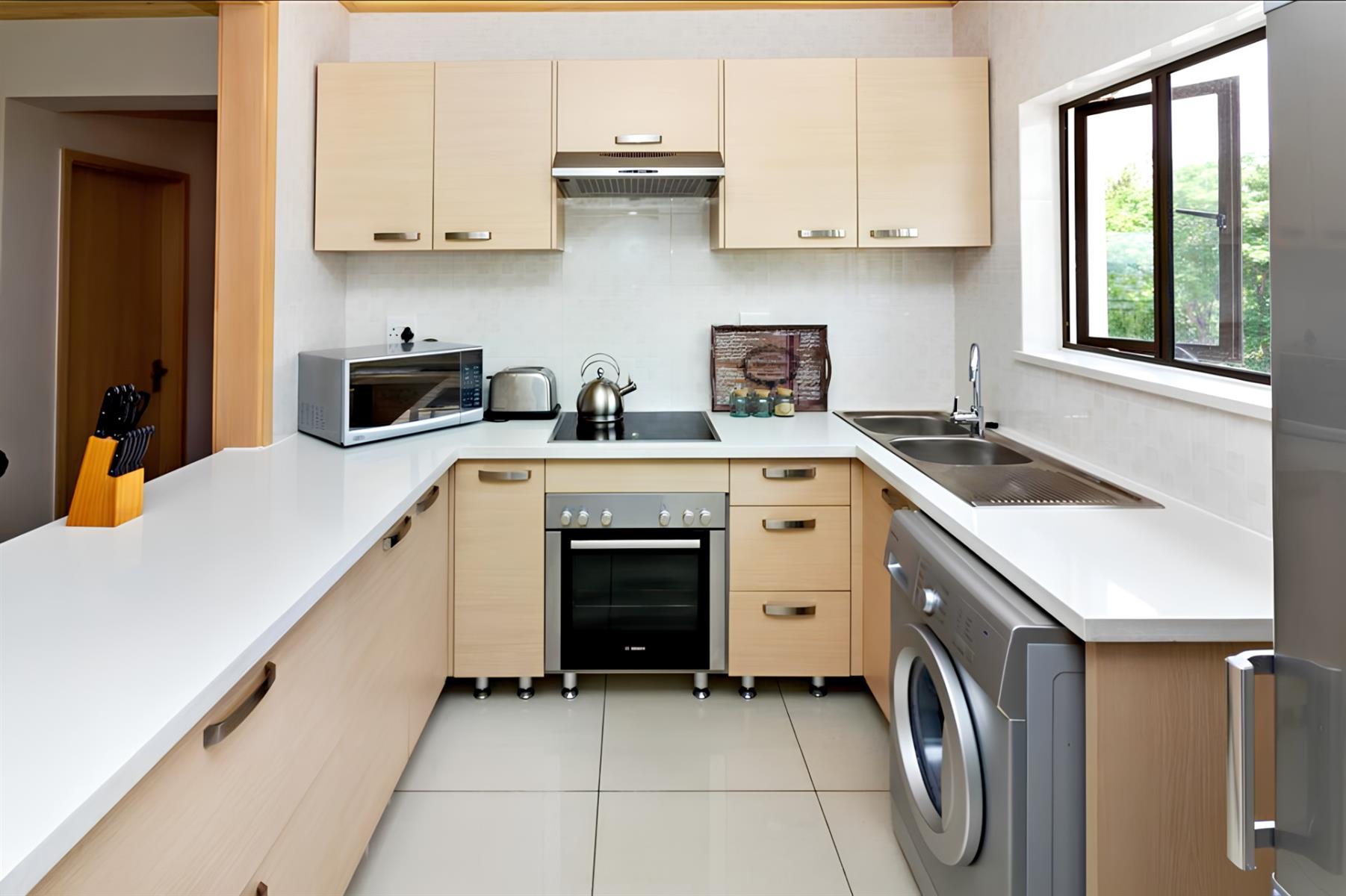 Apartment For Sale in Broadacres, Sandton