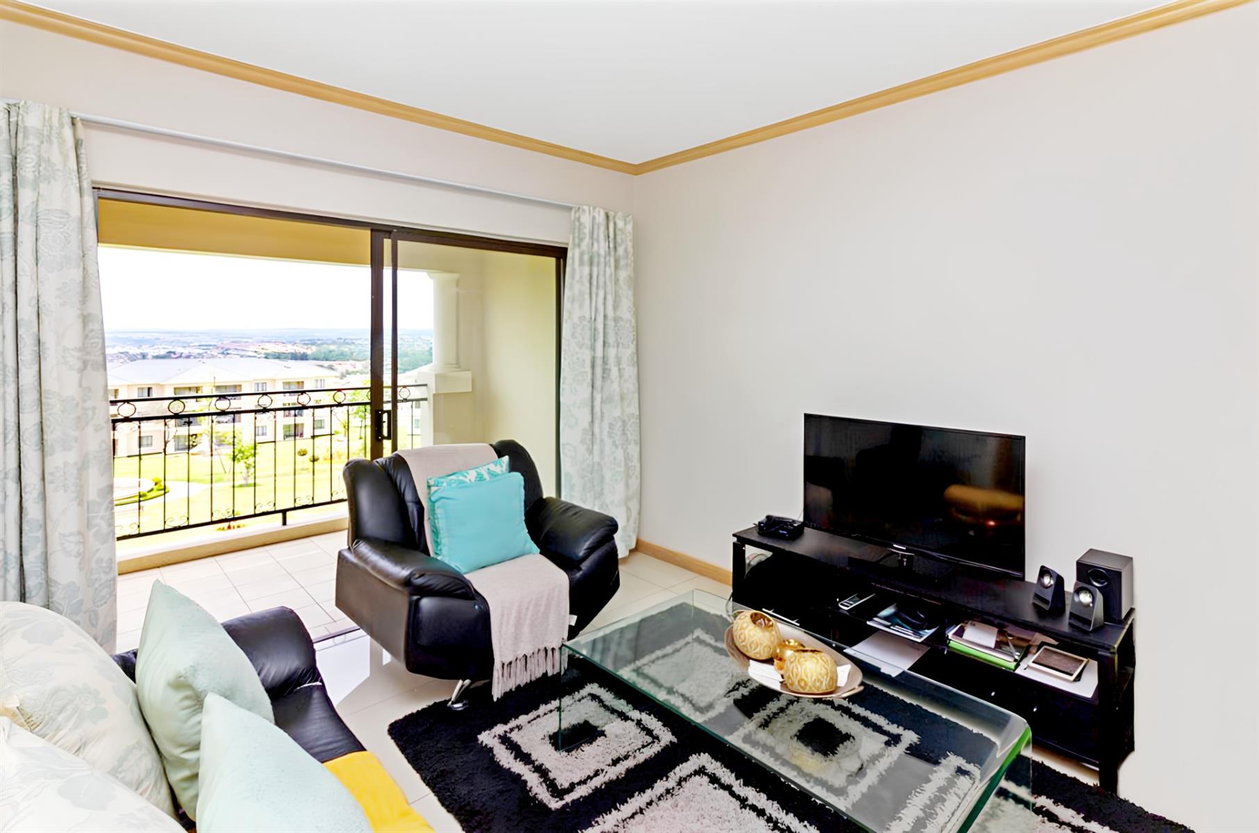 Apartment For Sale in Broadacres, Sandton