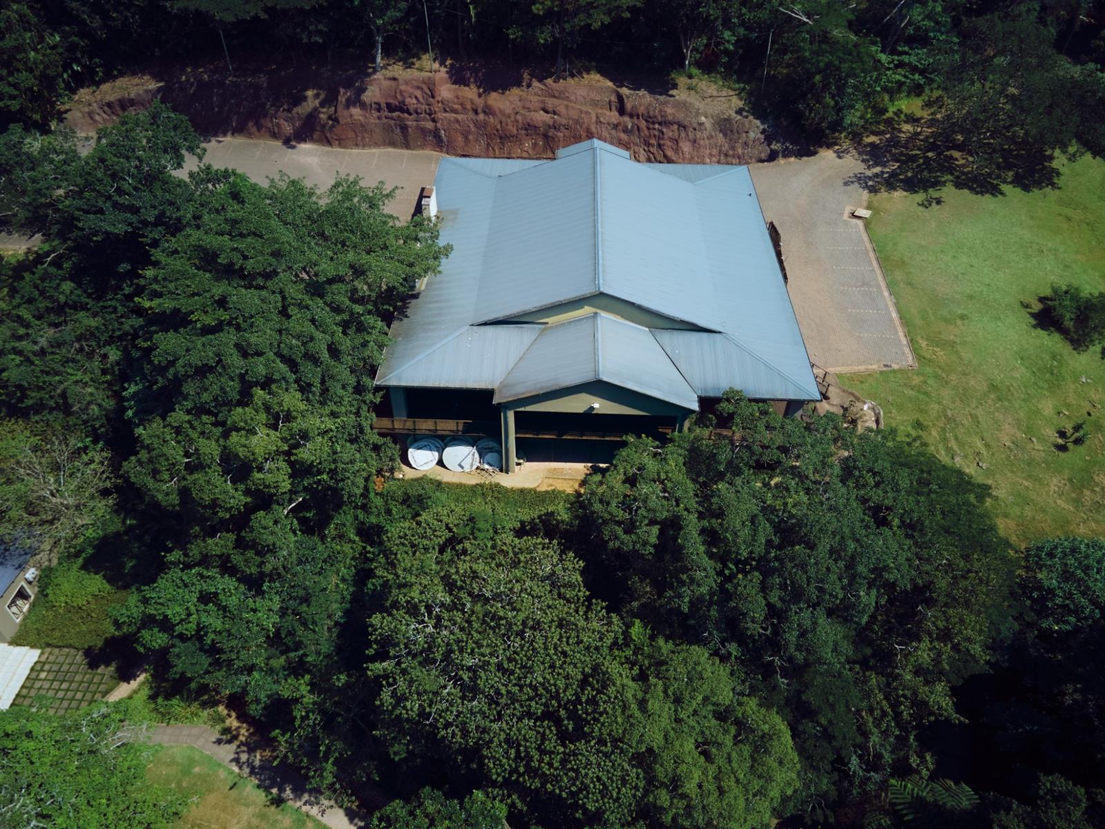 A Rare 3.43 Hectare Luxury Estate in Waterfall