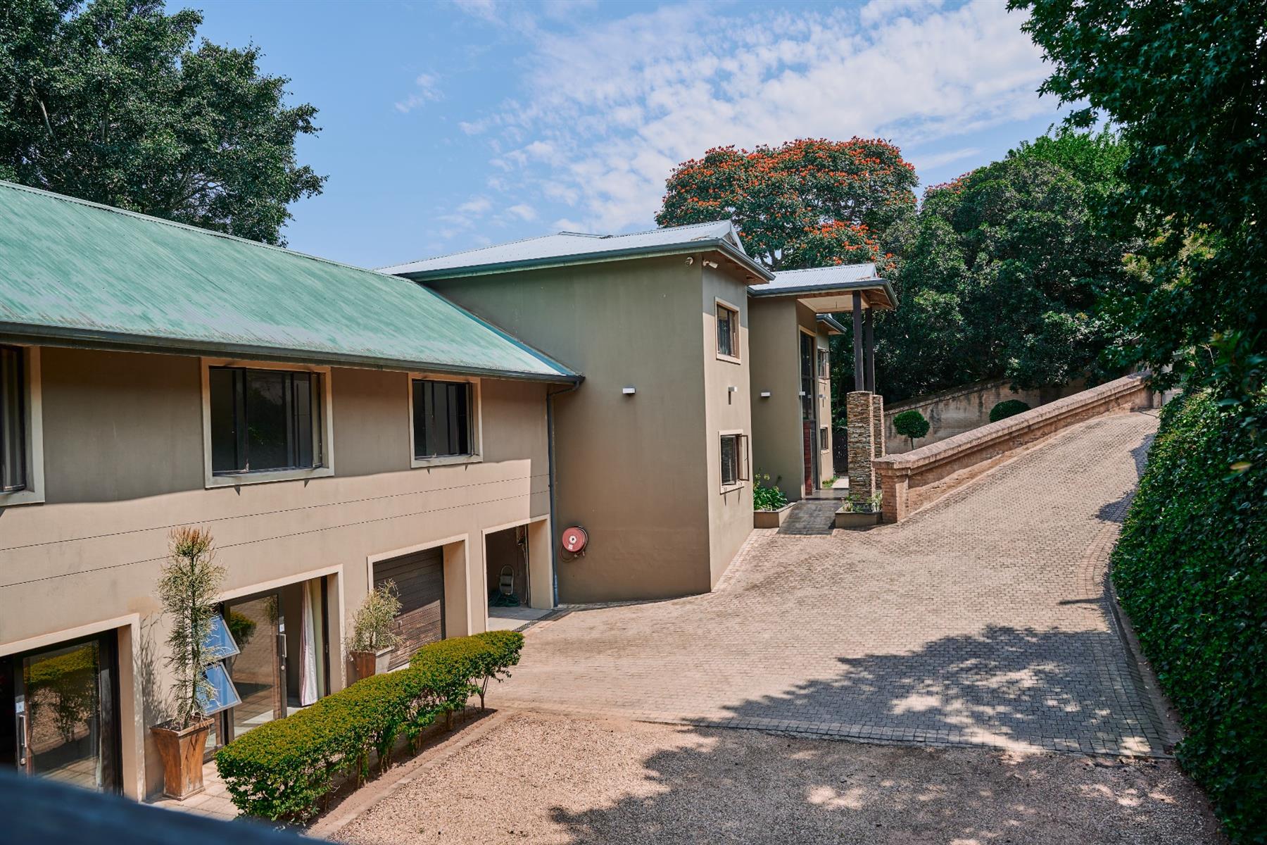 A Rare 3.43 Hectare Luxury Estate in Waterfall