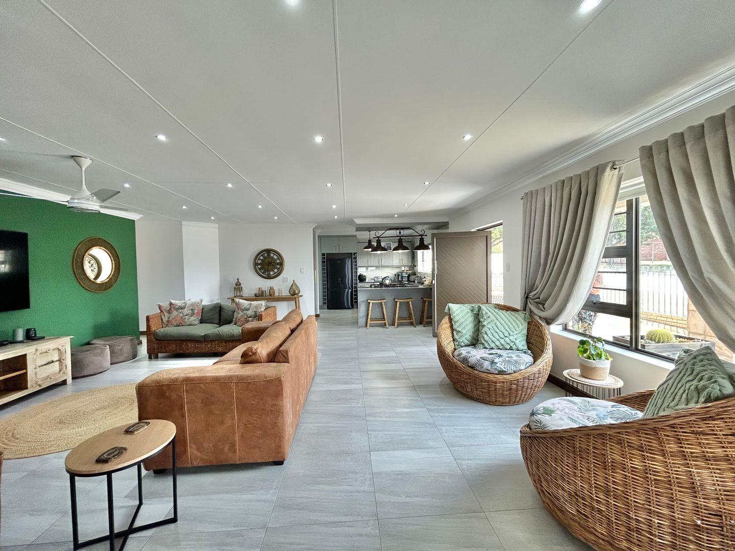 House For Sale in Jeffreys Bay