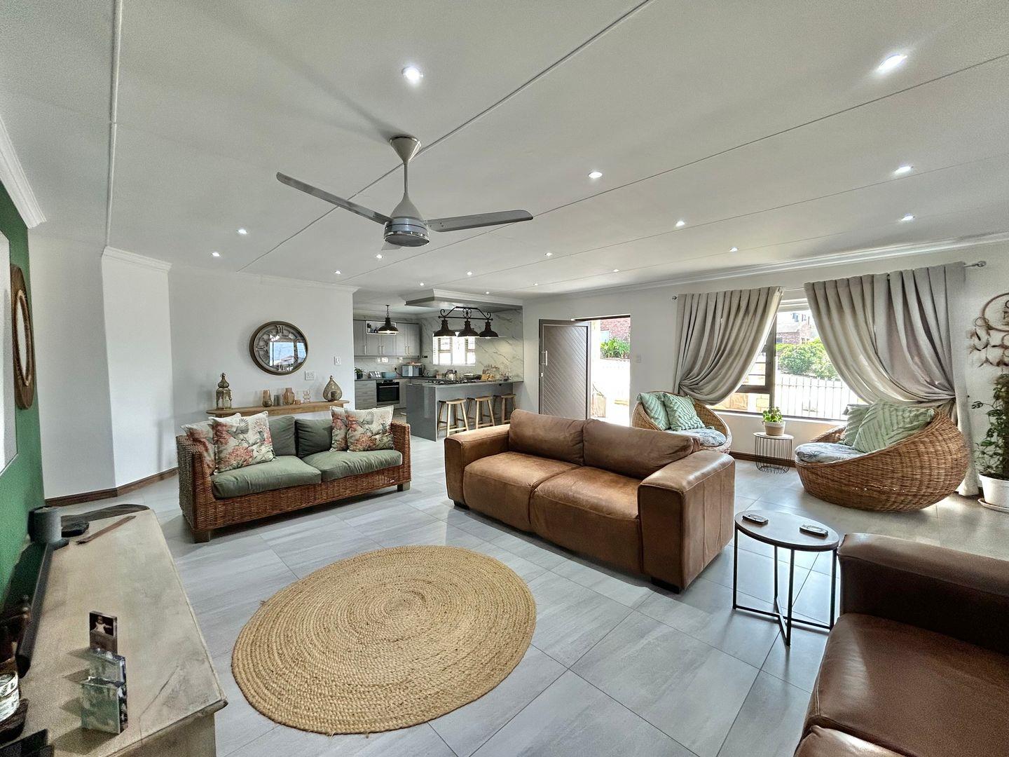 House For Sale in Jeffreys Bay