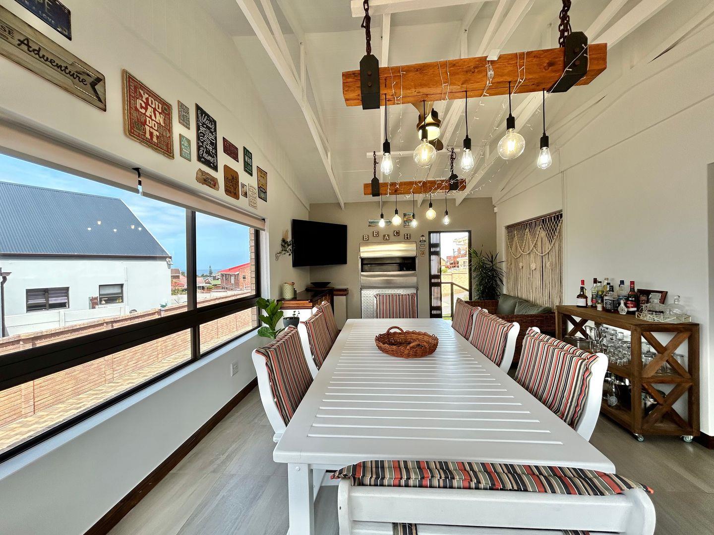 House For Sale in Jeffreys Bay