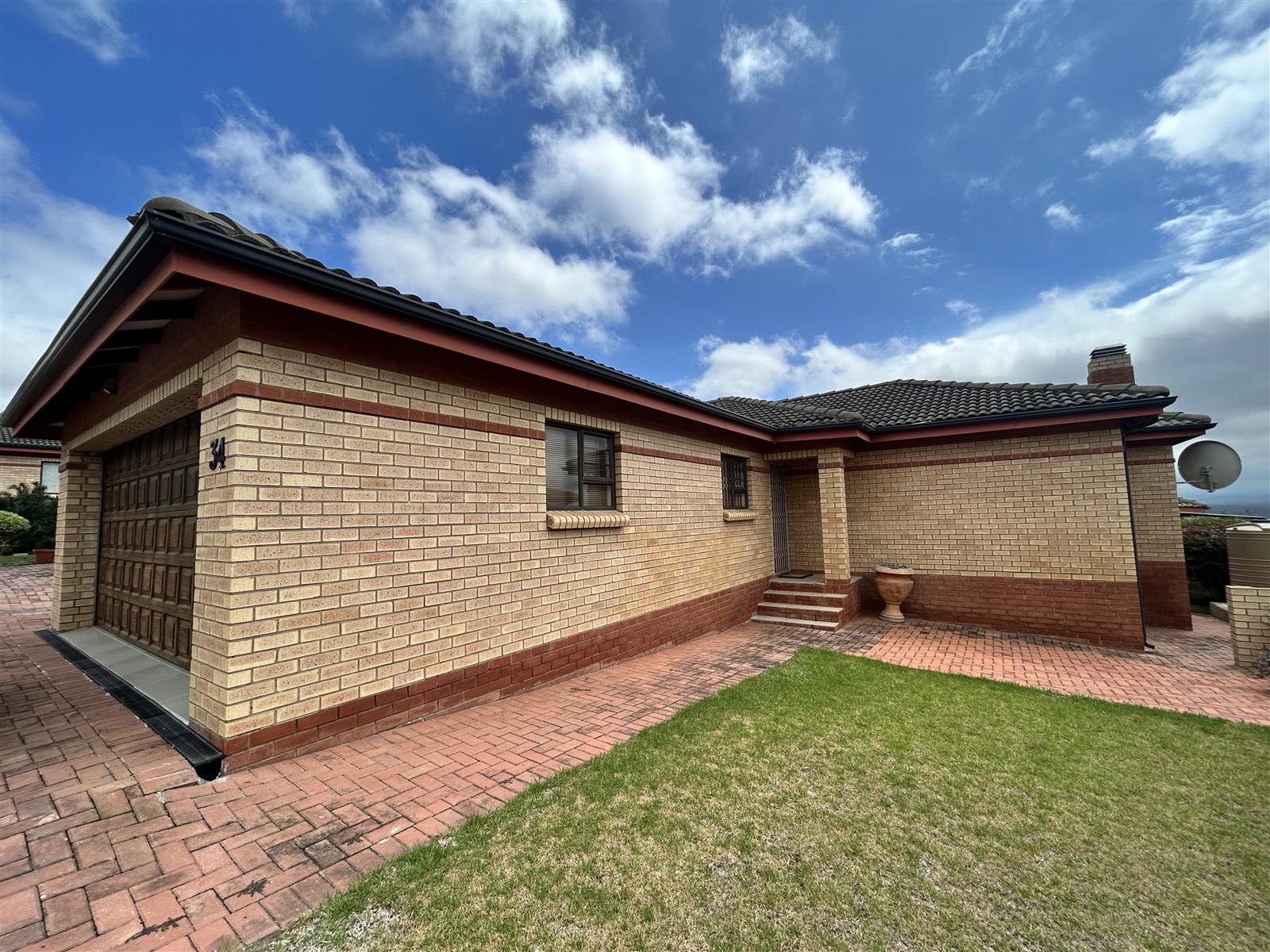 3 Bedroom Freehold For Sale in Wavecrest
