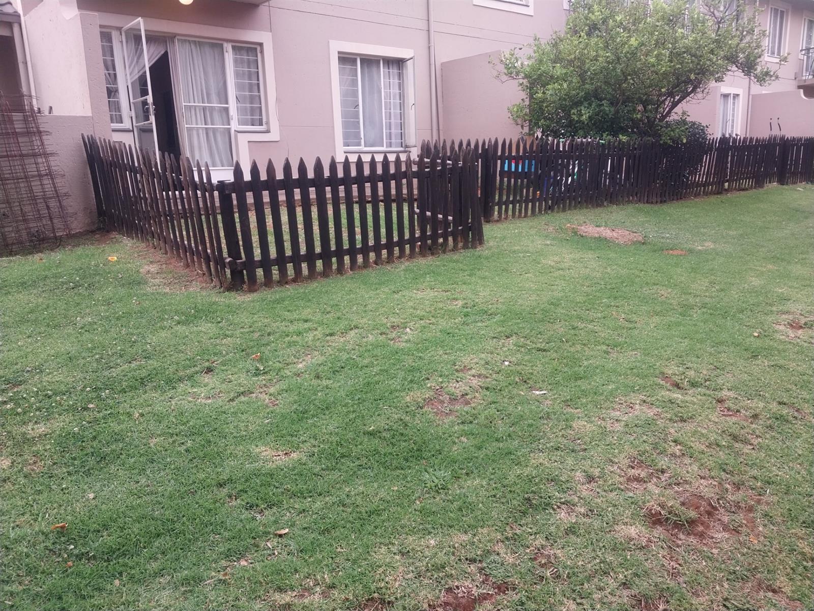 2 Bedroom Townhouse for Sale in Rembrandt Park