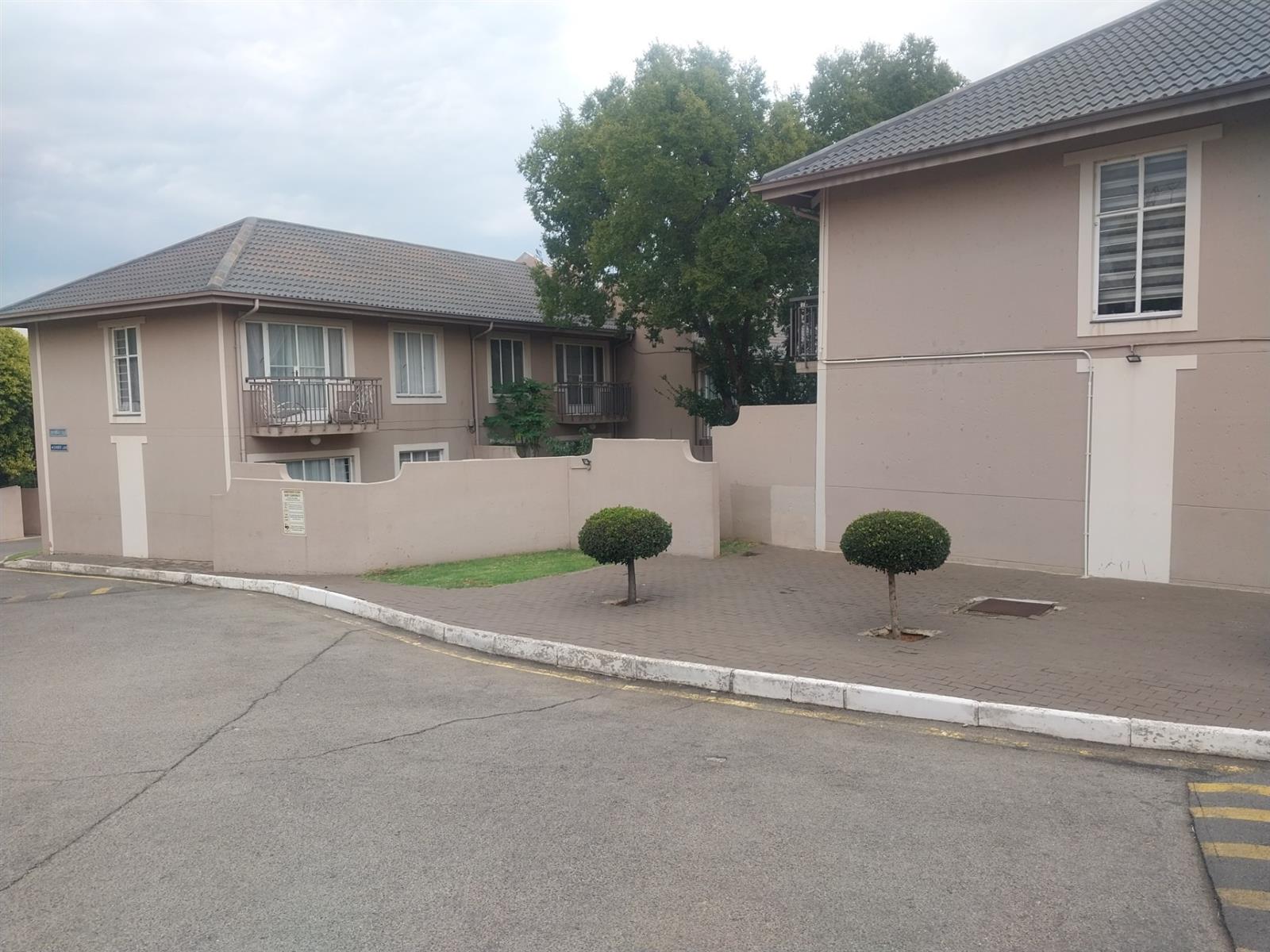 2 Bedroom Townhouse for Sale in Rembrandt Park