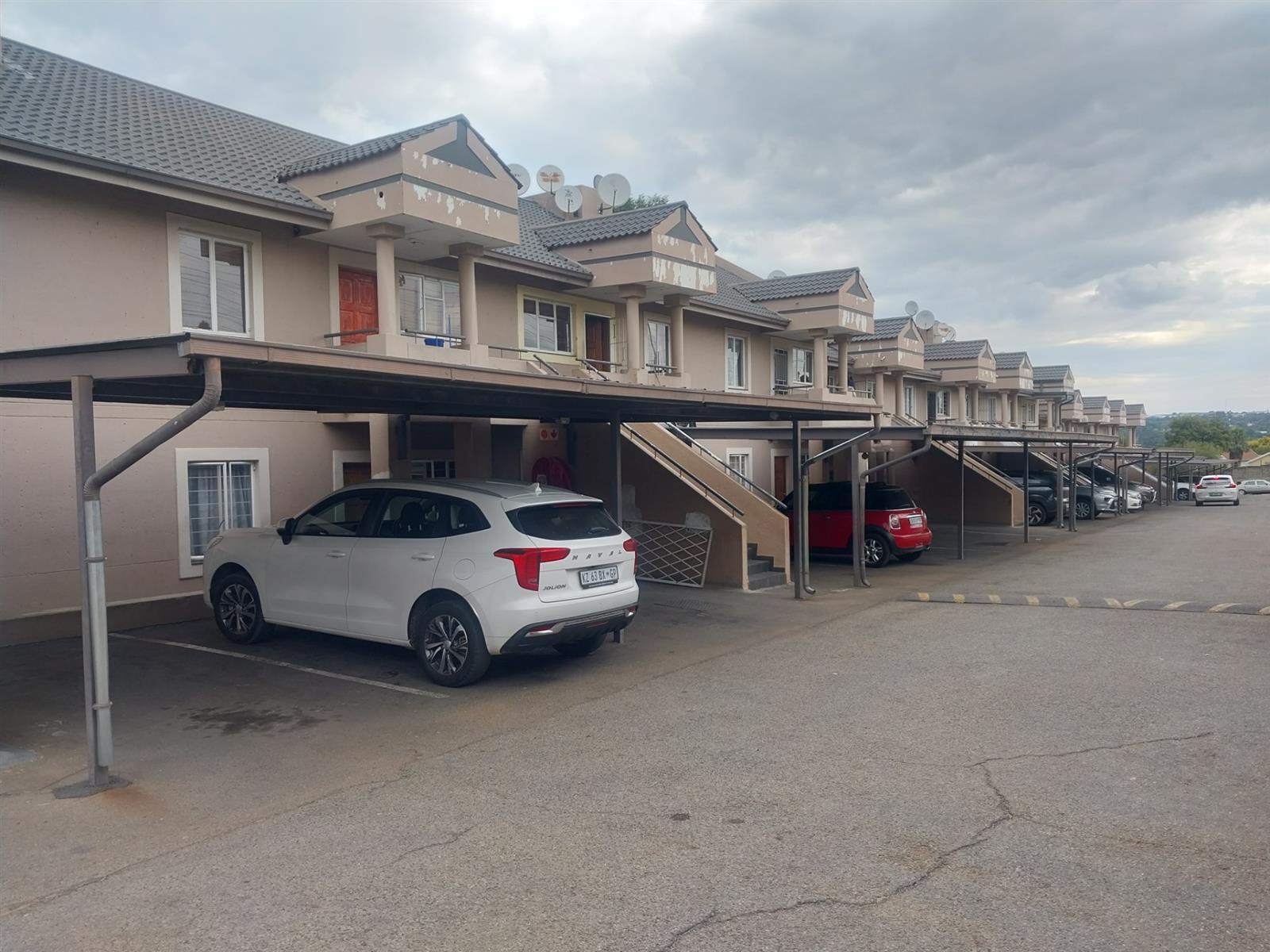 2 Bedroom Townhouse for Sale in Rembrandt Park