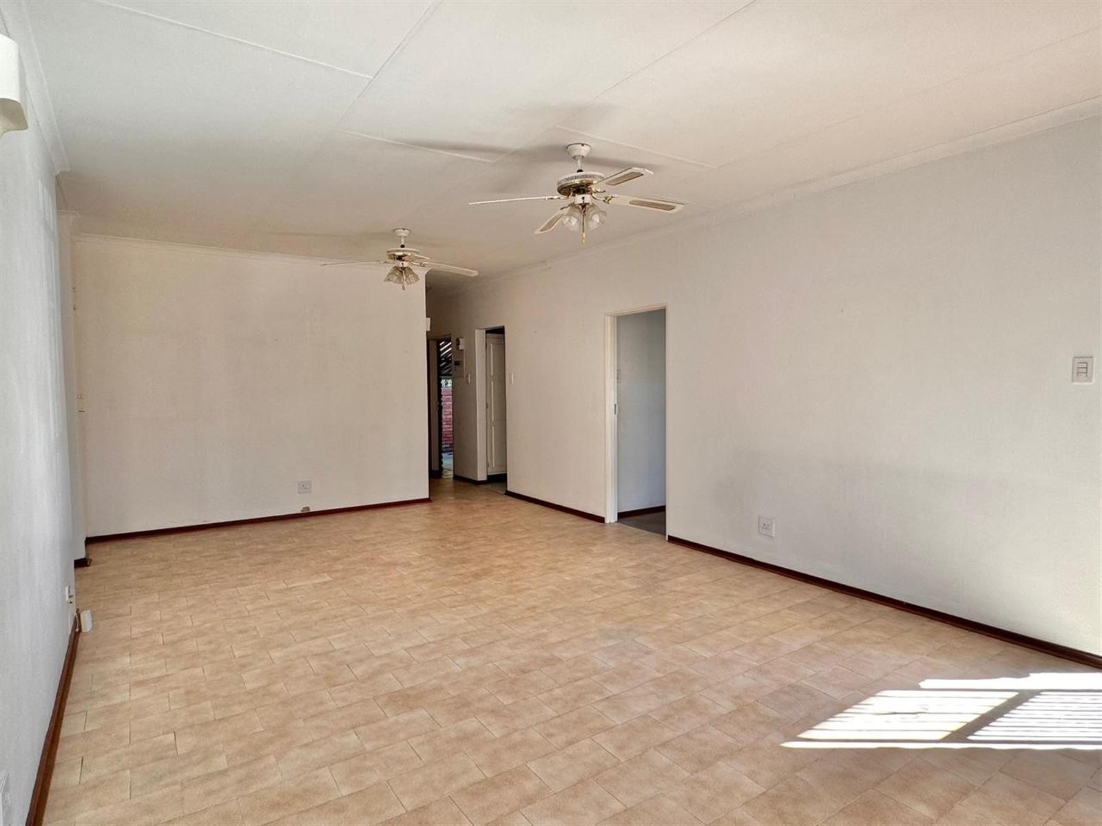 Modern 3-Bedroom Unit in Secure Central Complex with Private Garden