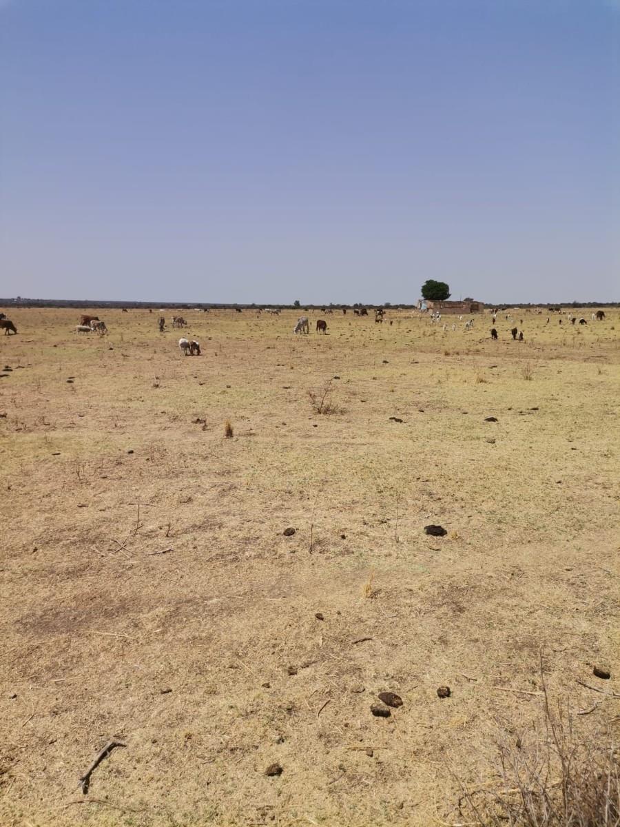 Vacant Land For Sale in Moeka, North West