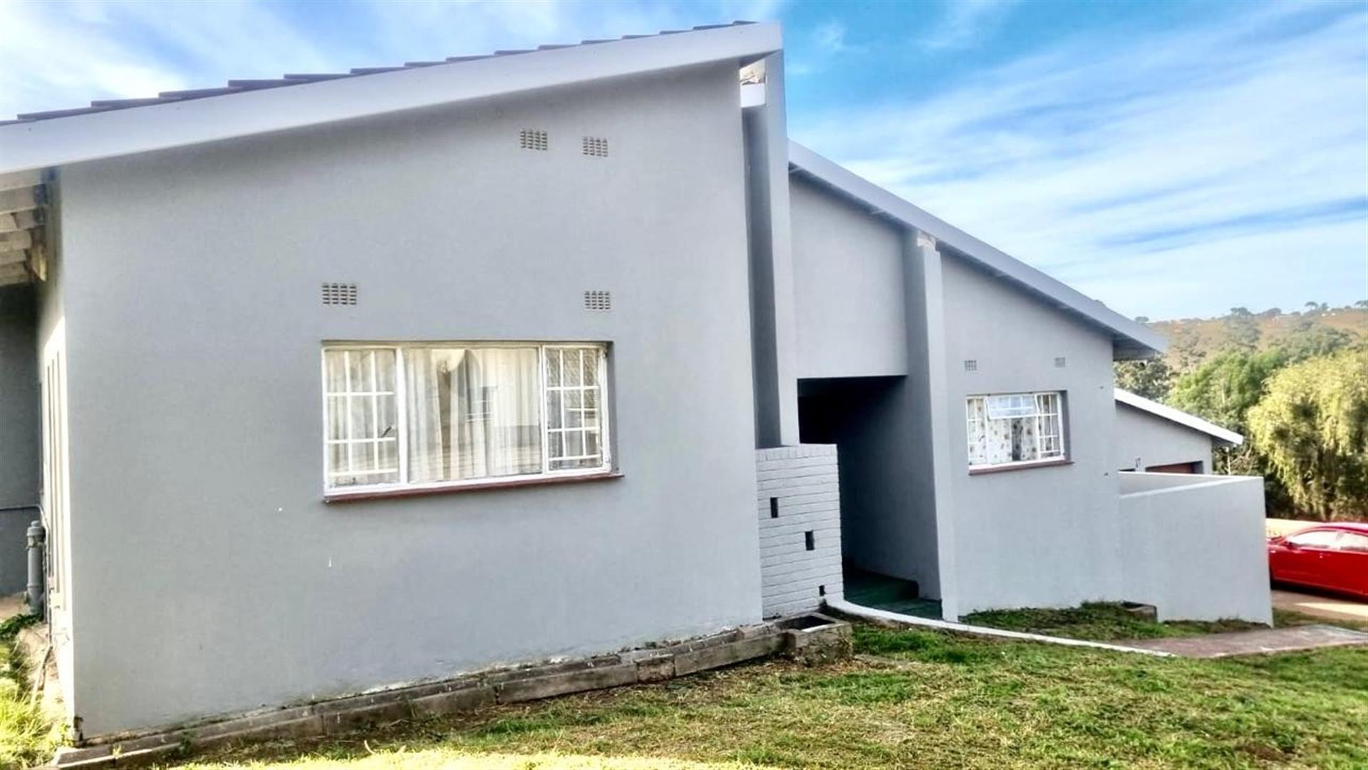 Spacious home with separate outside building on 1 160 sqm