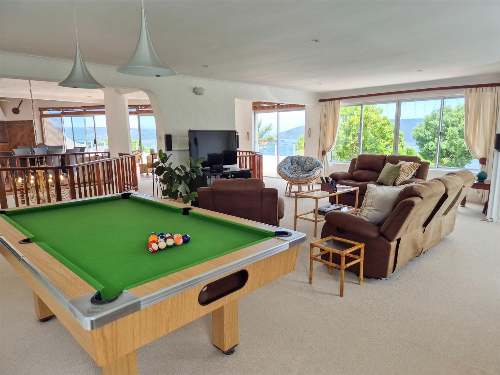 Unique Entertainers Dream in Knysna