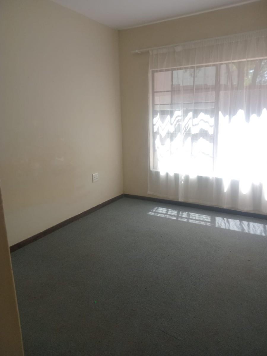 Apartment For Sale in Pioneer Park, Newcastle, KwaZulu Natal