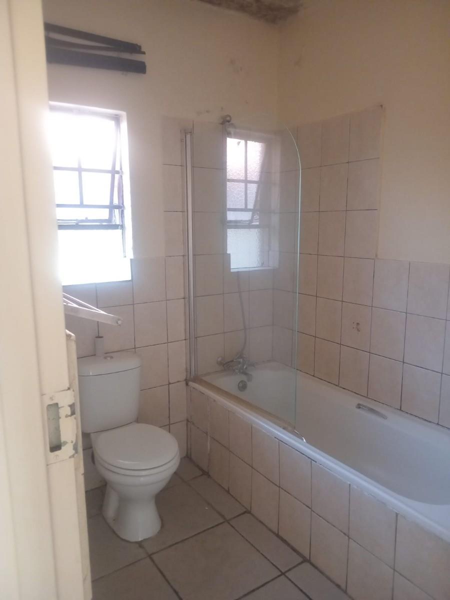 Apartment For Sale in Pioneer Park, Newcastle, KwaZulu Natal