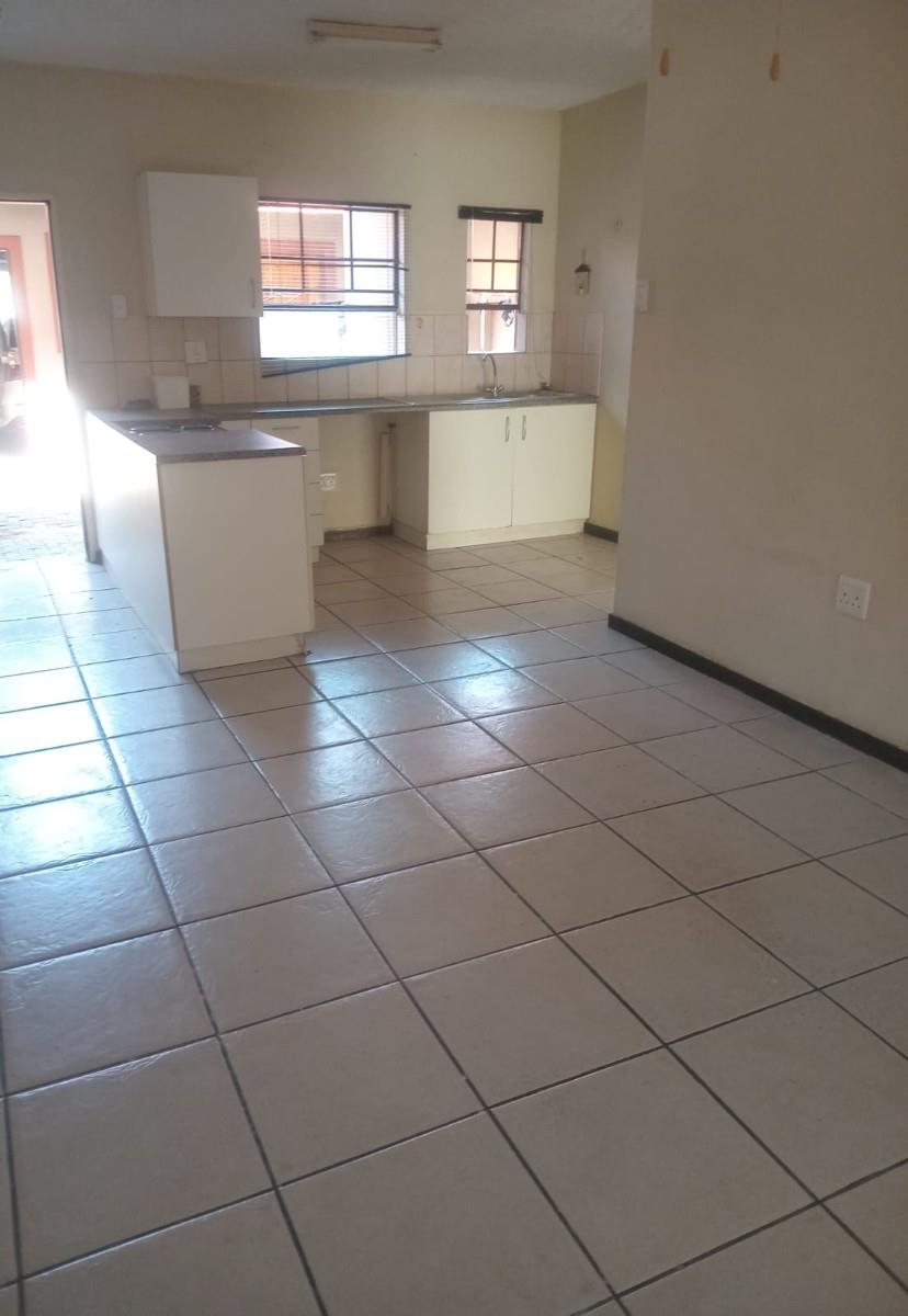 Apartment For Sale in Pioneer Park, Newcastle, KwaZulu Natal