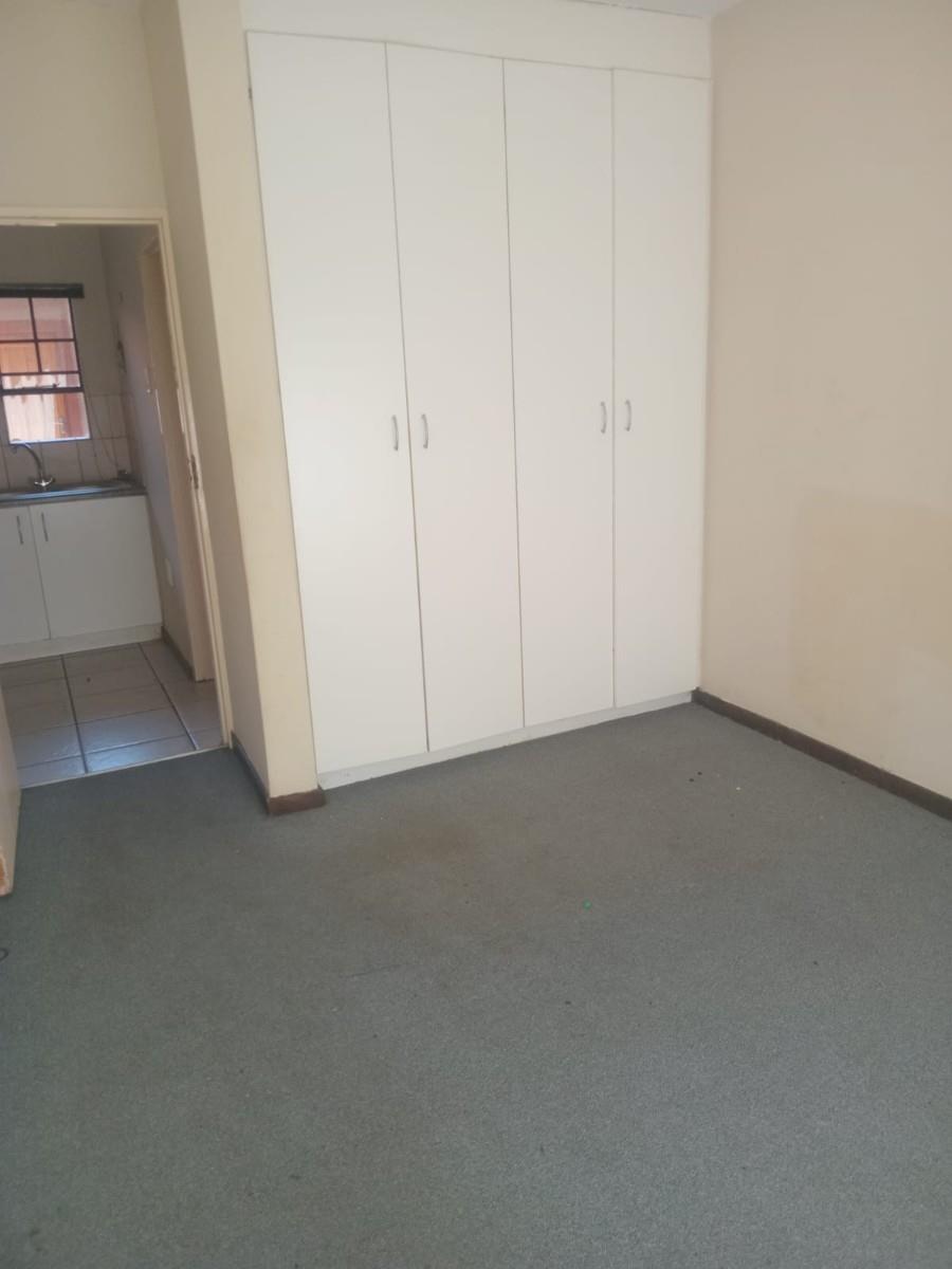 Apartment For Sale in Pioneer Park, Newcastle, KwaZulu Natal