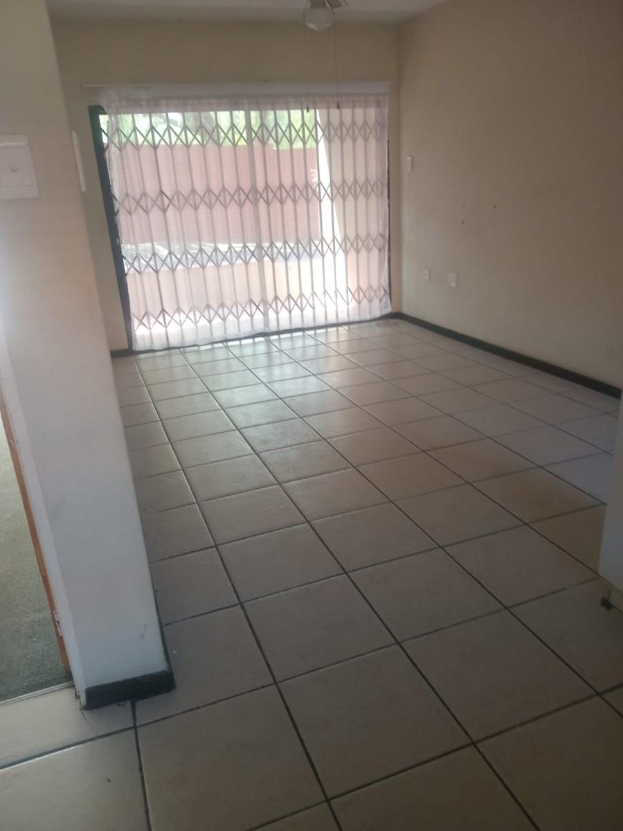 Apartment For Sale in Pioneer Park, Newcastle, KwaZulu Natal
