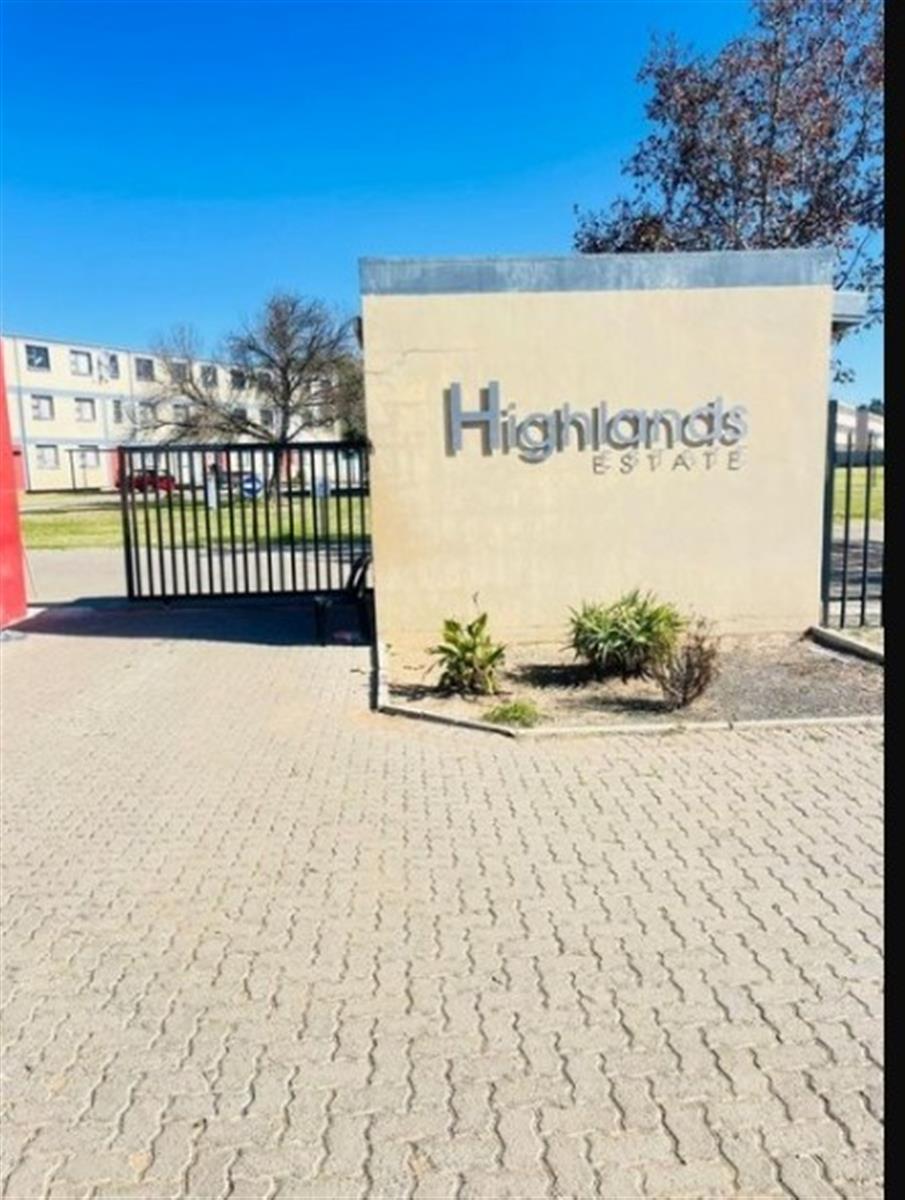 Apartment For Sale in Madadeni J, Madadeni, Newcastle, KwaZulu Natal