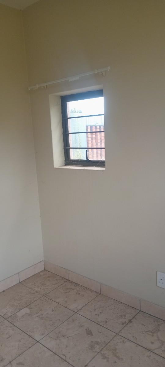 Apartment For Sale in Madadeni J, Madadeni, Newcastle, KwaZulu Natal