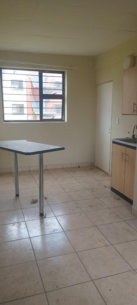 Apartment For Sale in Madadeni J, Madadeni, Newcastle, KwaZulu Natal
