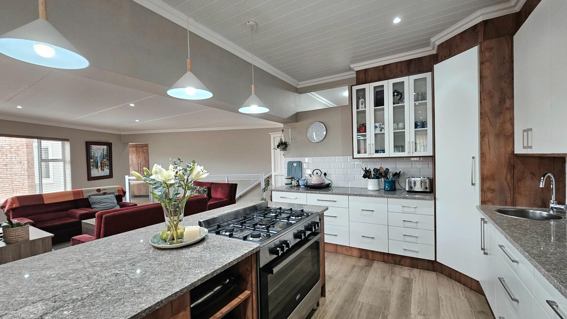 House For Sale in Monte Christo, Hartenbos