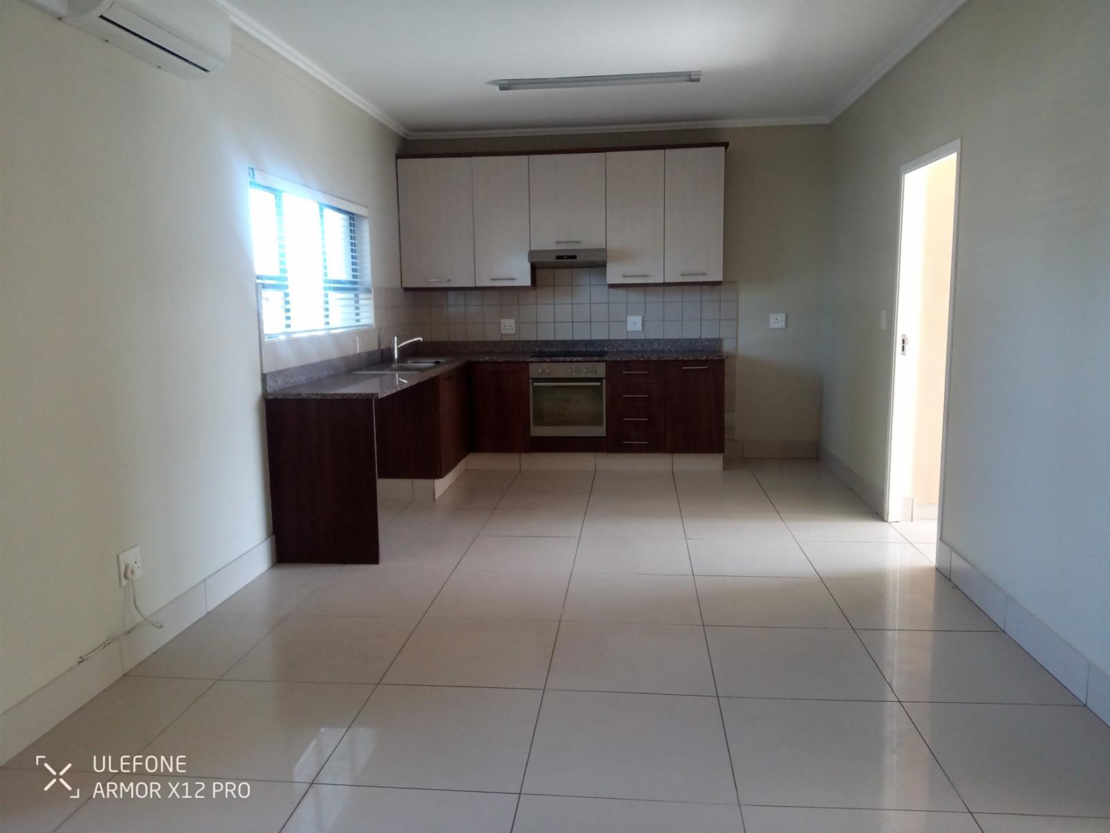 Beautiful open plan spacious apartment opposite bowling and tennis courts