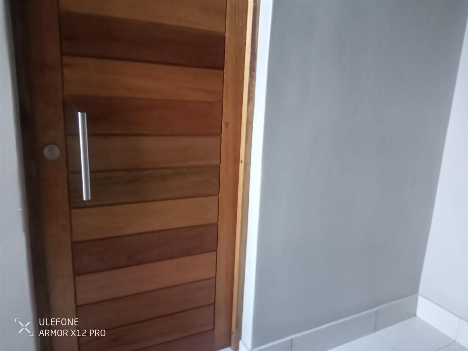 Beautiful open plan spacious apartment opposite bowling and tennis courts