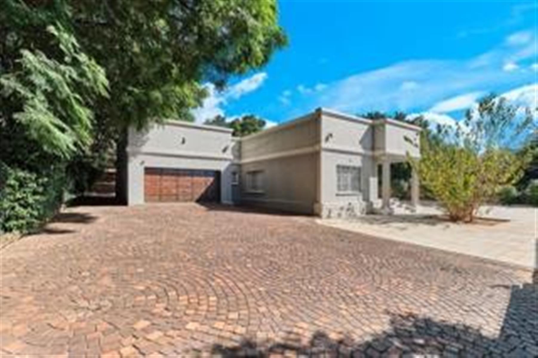 Beautiful Family Friendly Home in Westcliff, Johannesburg