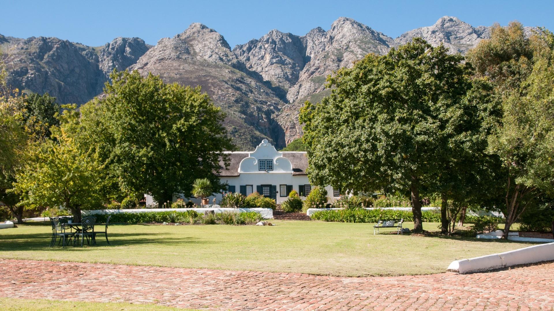 194-hectare estate offers a compelling combination of vineyard excellence and heritage significance