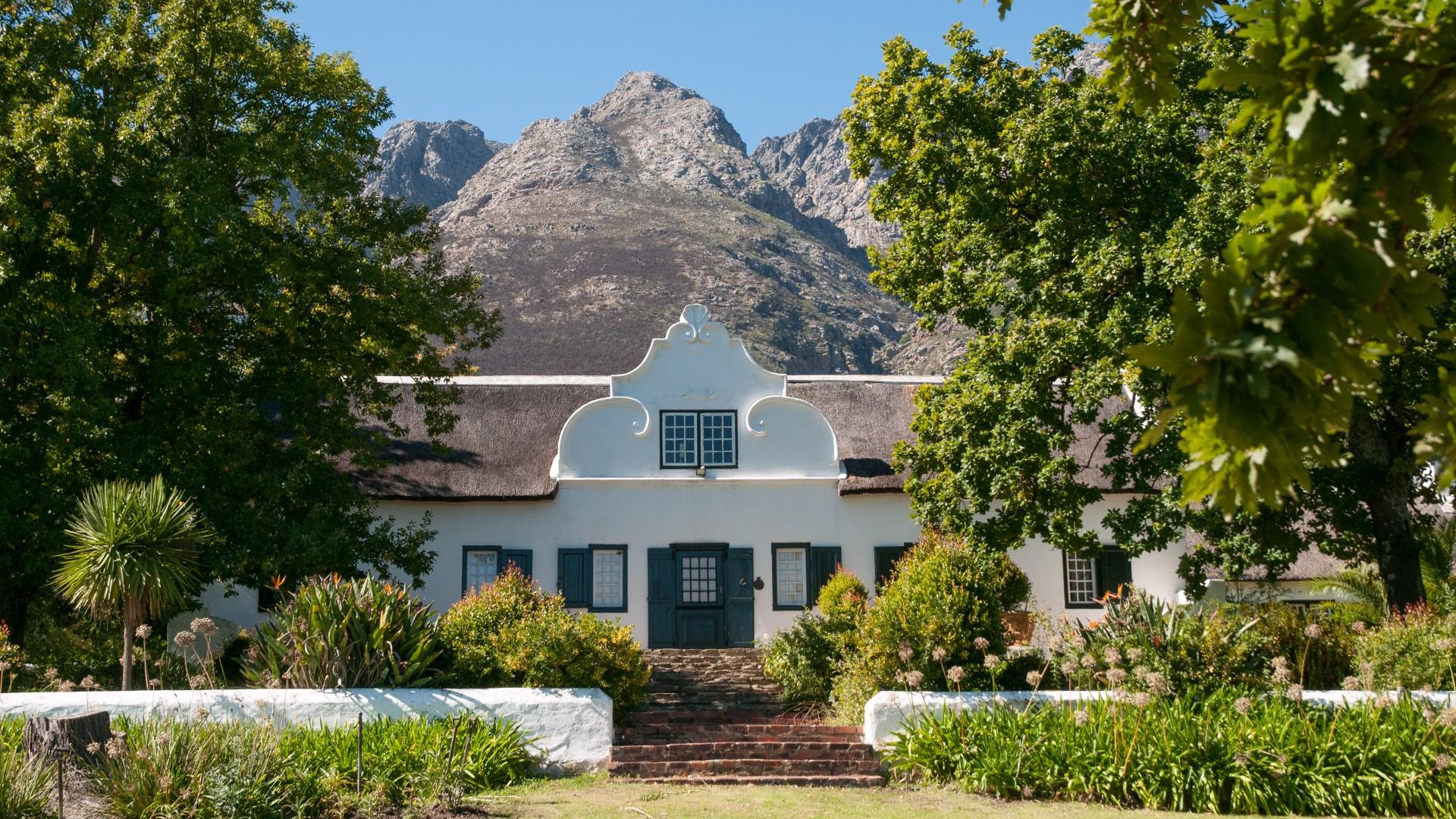 194-hectare estate offers a compelling combination of vineyard excellence and heritage significance