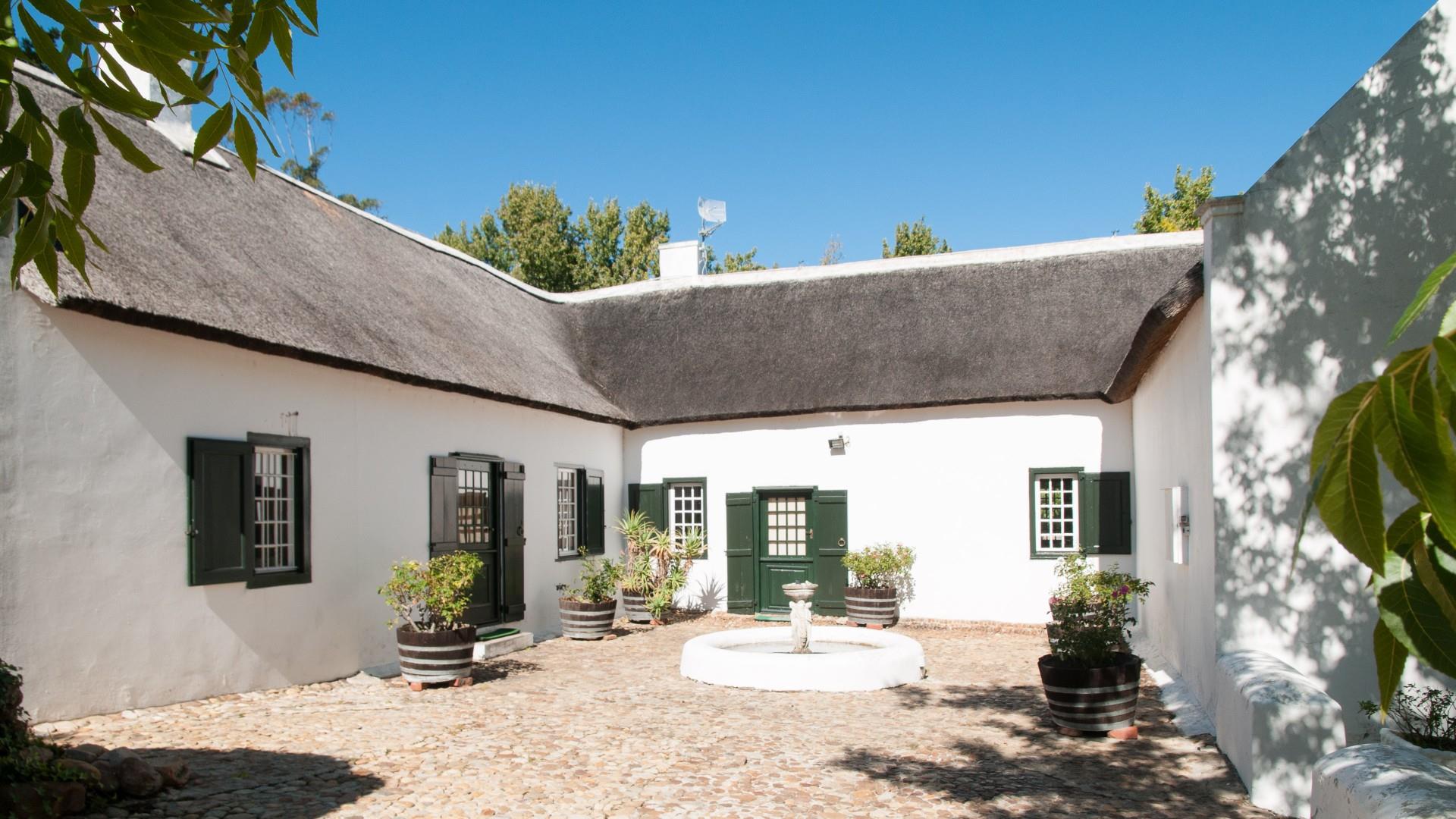 194-hectare estate offers a compelling combination of vineyard excellence and heritage significance
