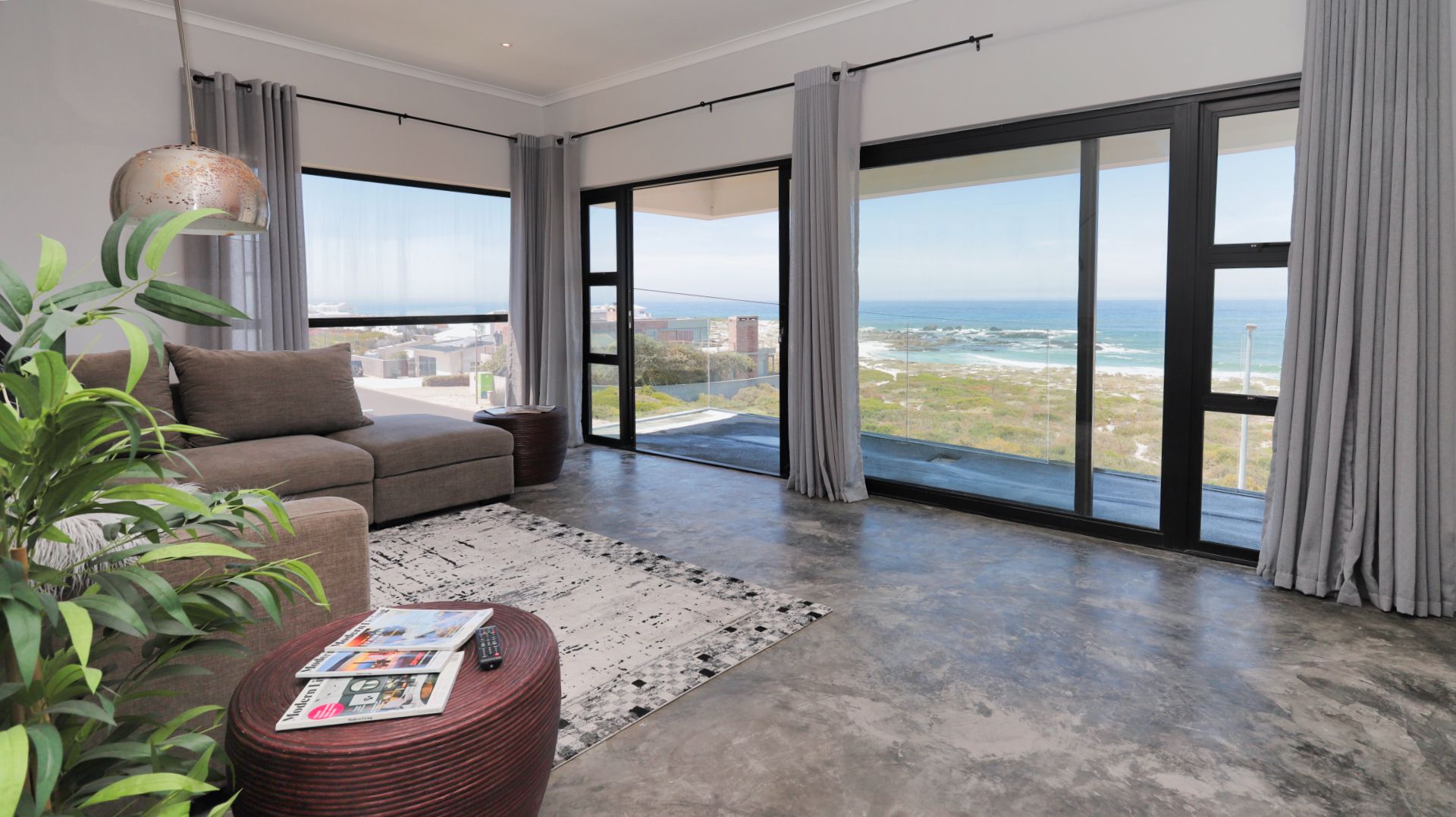 House For Sale in Pearl Bay, Yzerfontein