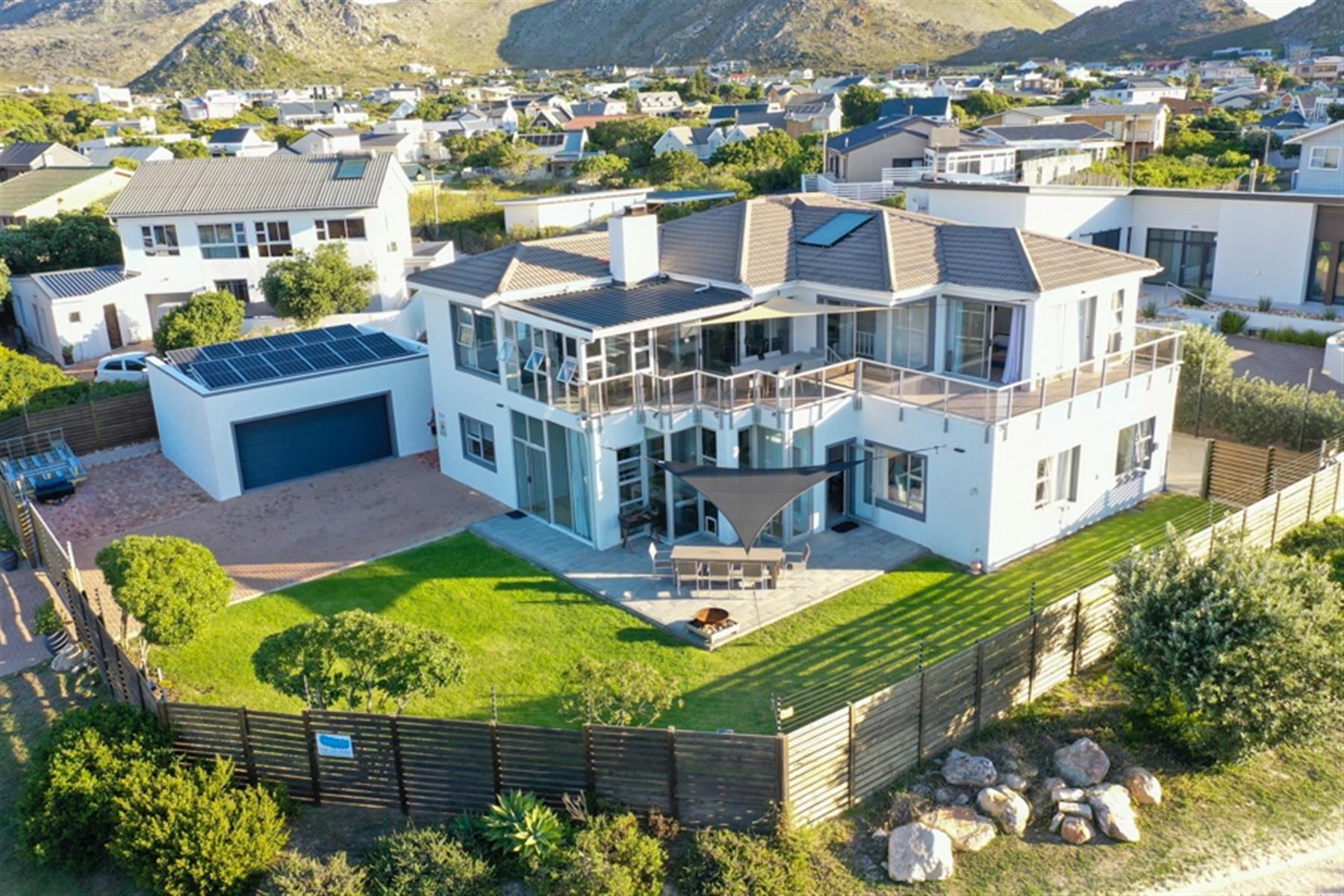 House For Sale in Pringle Bay