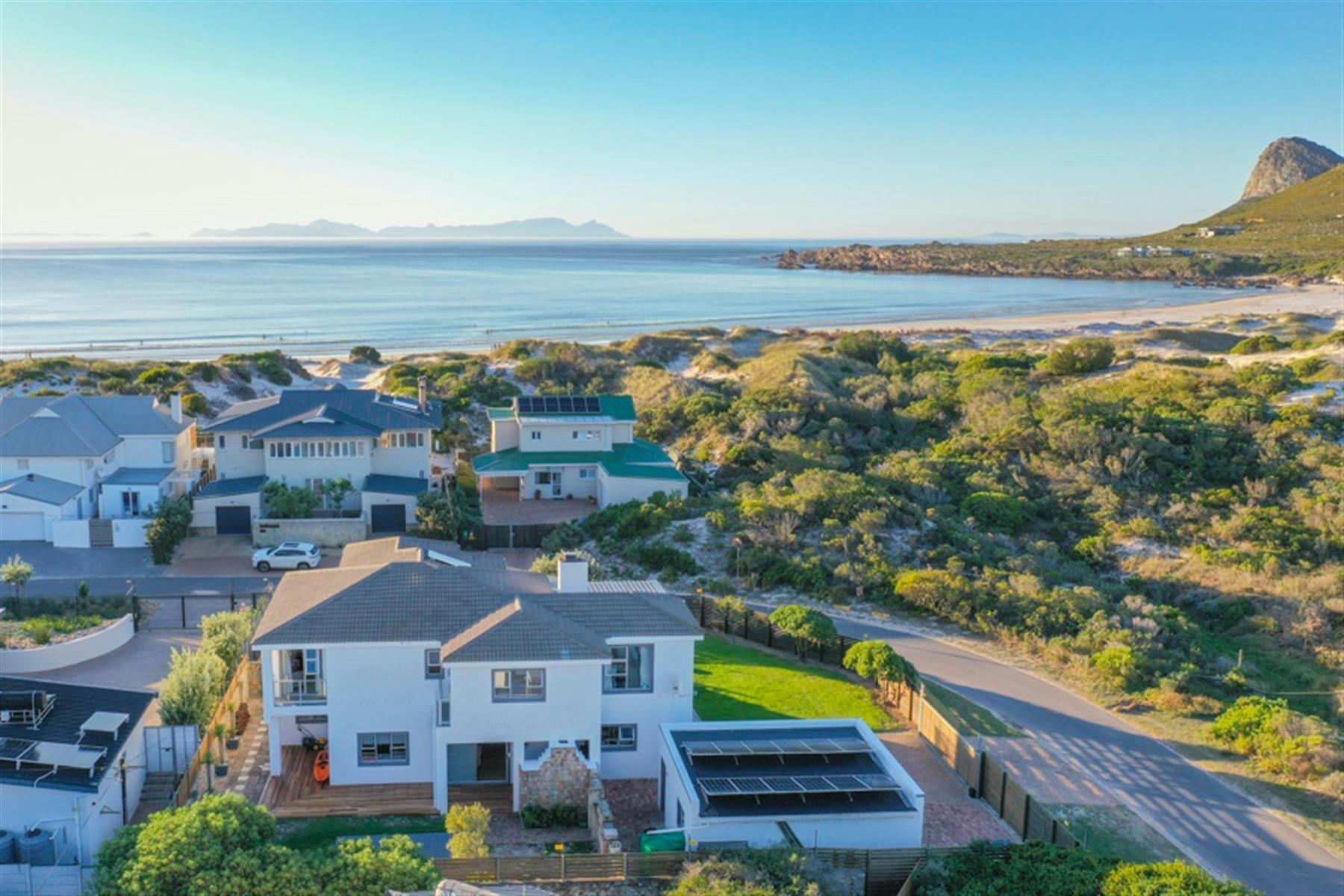 House For Sale in Pringle Bay