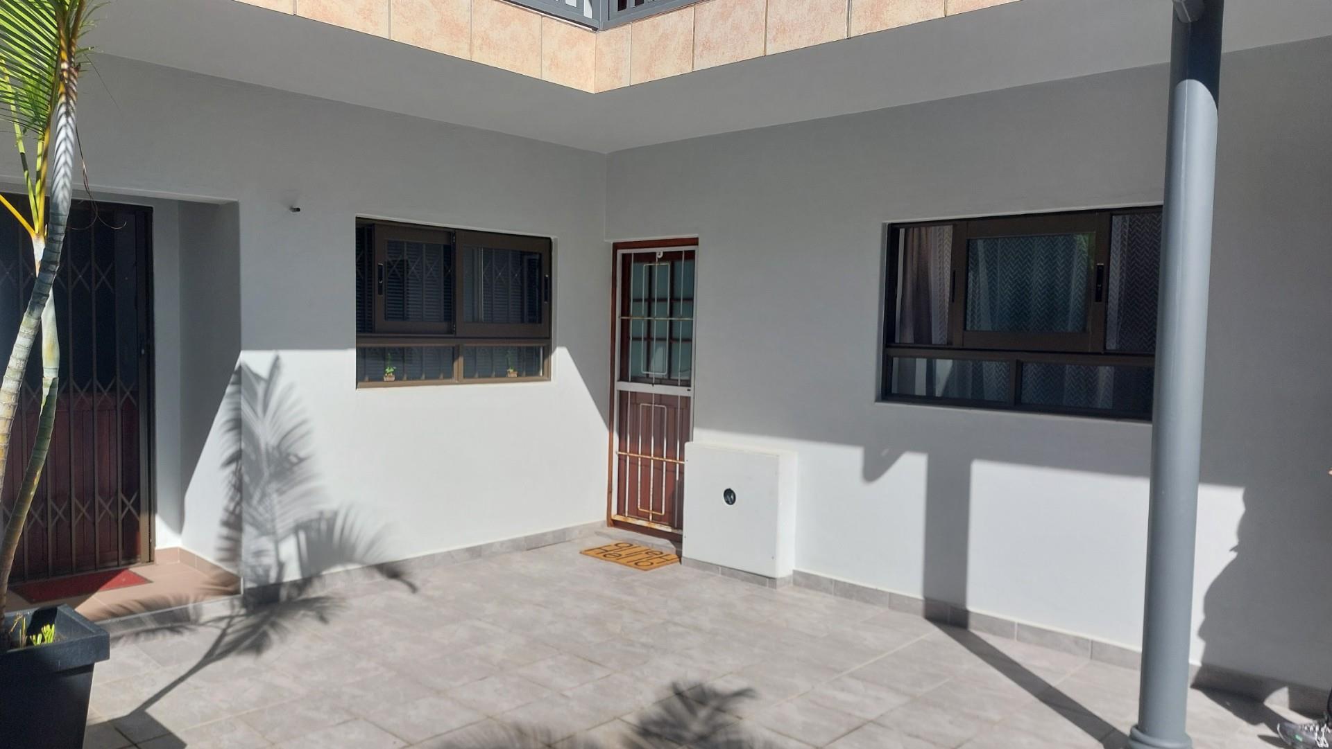 2 Bedroom Apartment For Sale in Shelly Beach, Margate, KwaZulu Natal