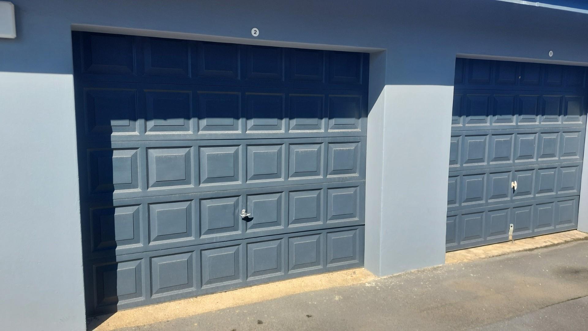 2 Bedroom Apartment For Sale in Shelly Beach, Margate, KwaZulu Natal