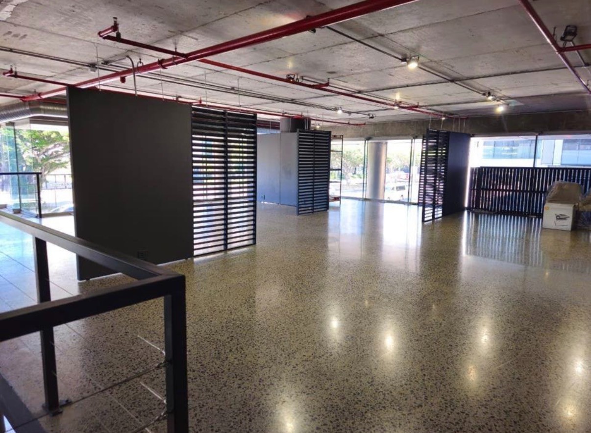 Motor Showroom- Retail Space To Rent in Foreshore, Cape Town 5