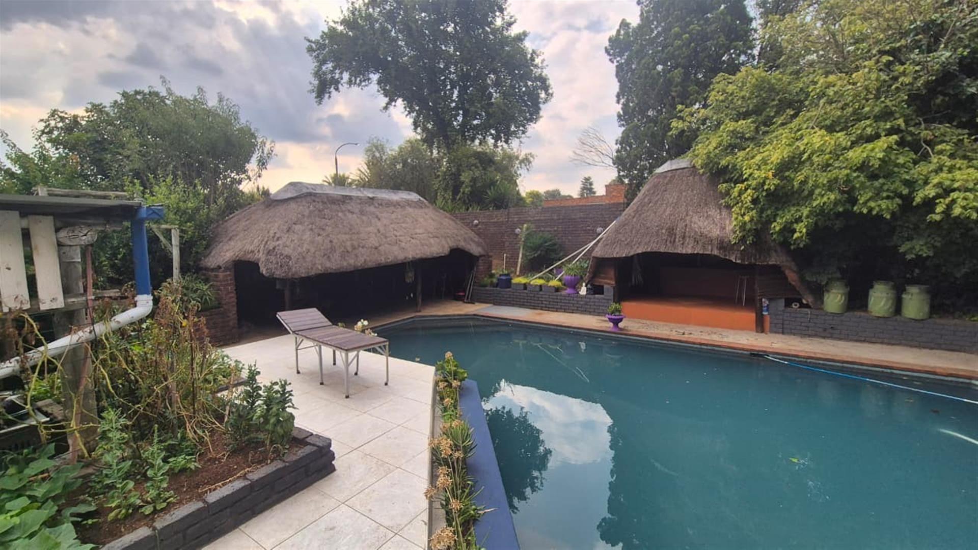 Four bedroom house in enclosed area in Sunward Park