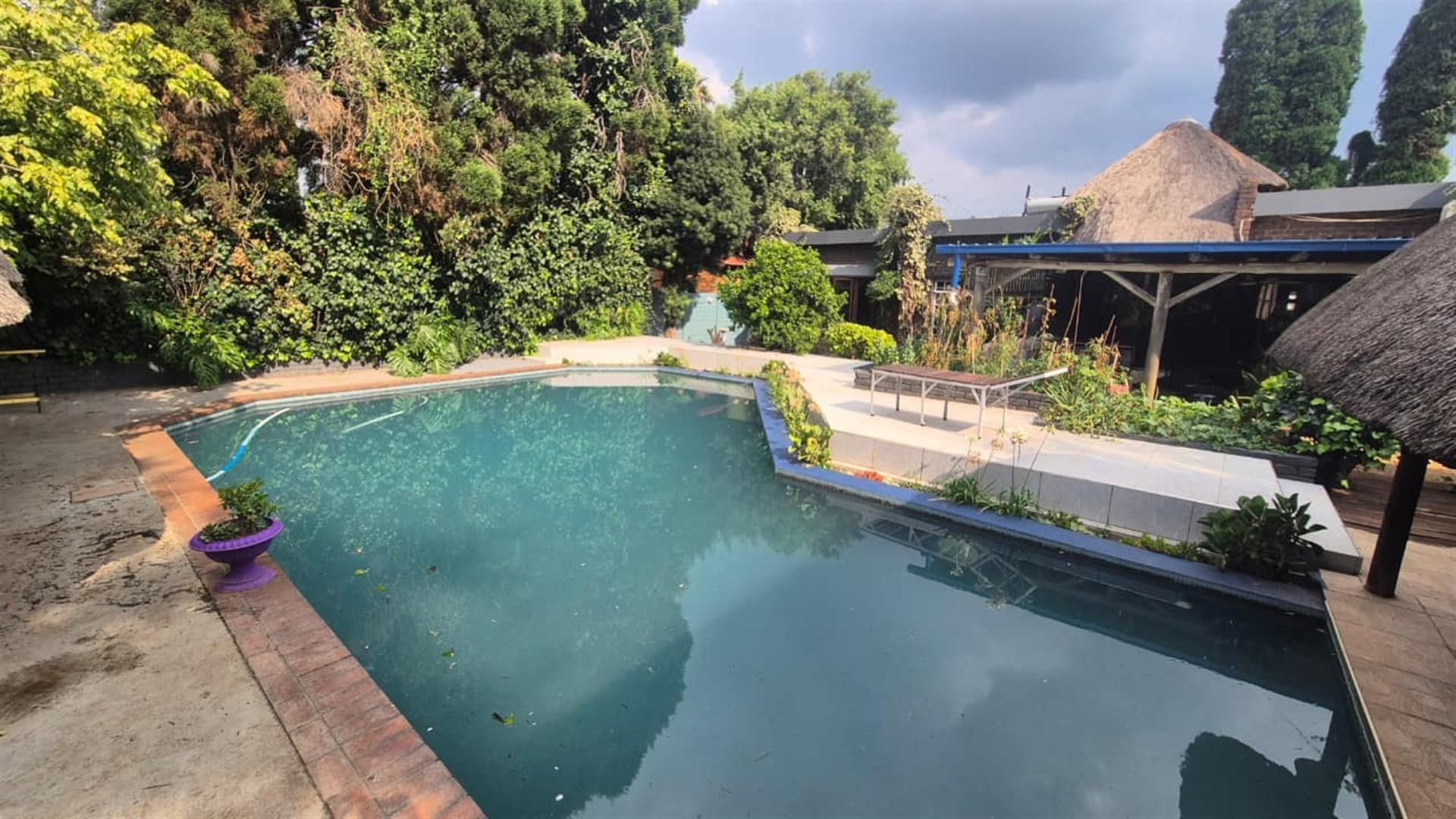 Four bedroom house in enclosed area in Sunward Park