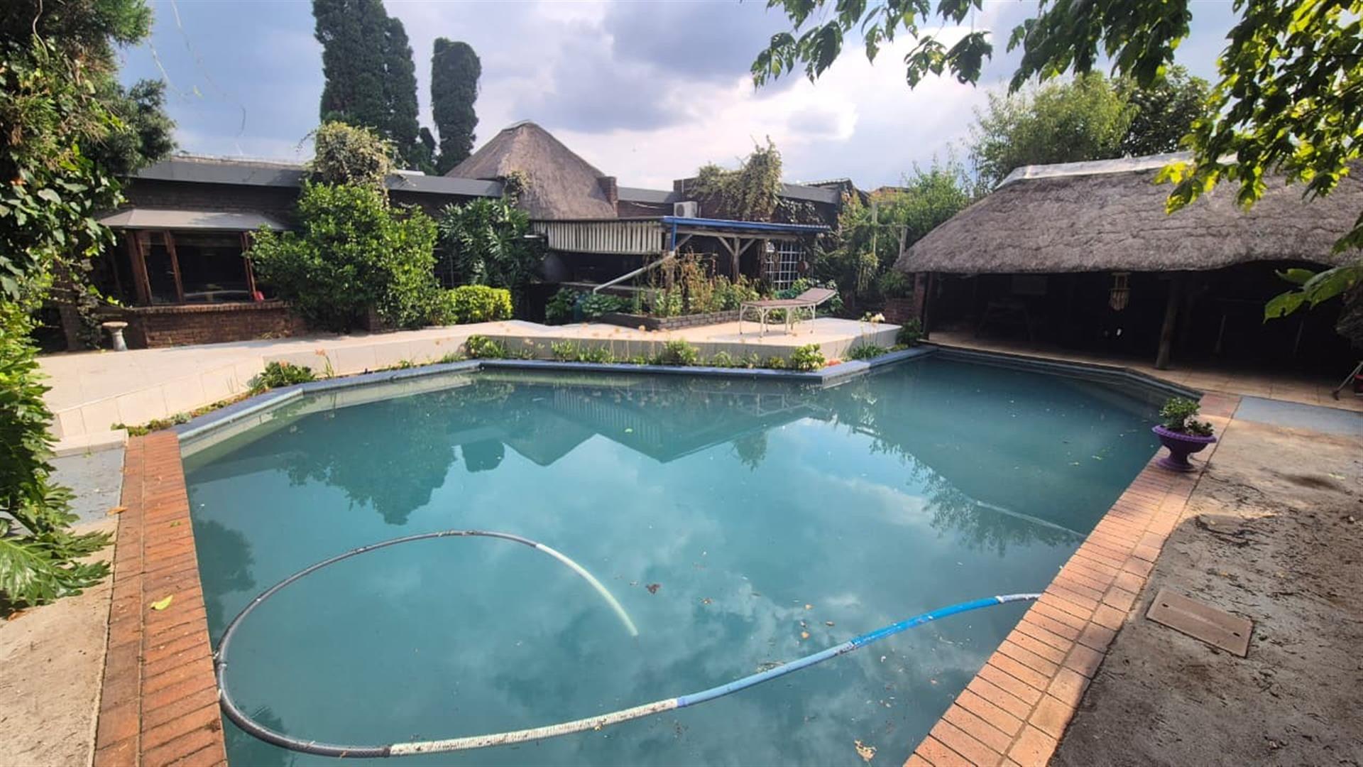 Four bedroom house in enclosed area in Sunward Park
