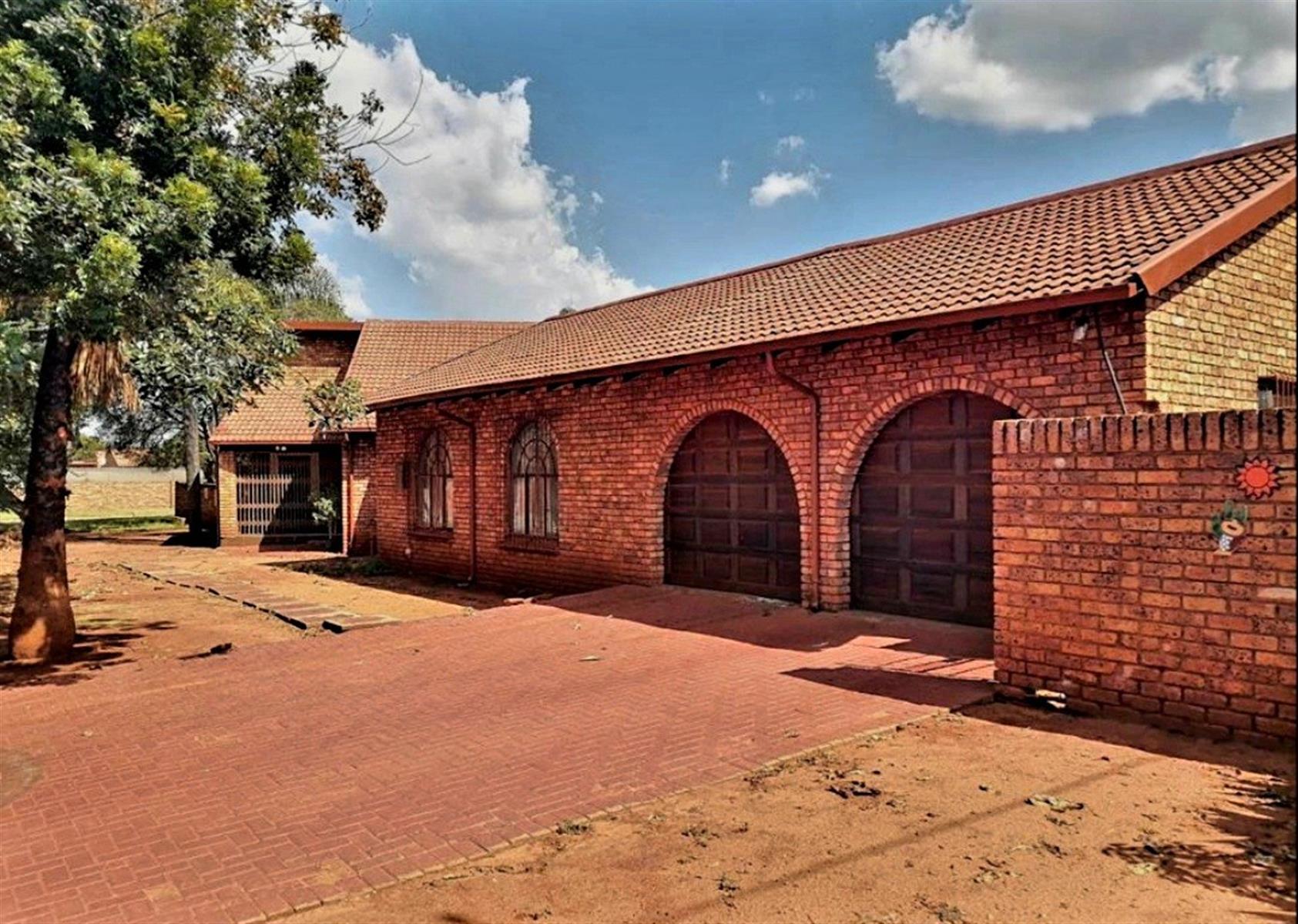 PERFECT FAMILY HOME FOR SALE