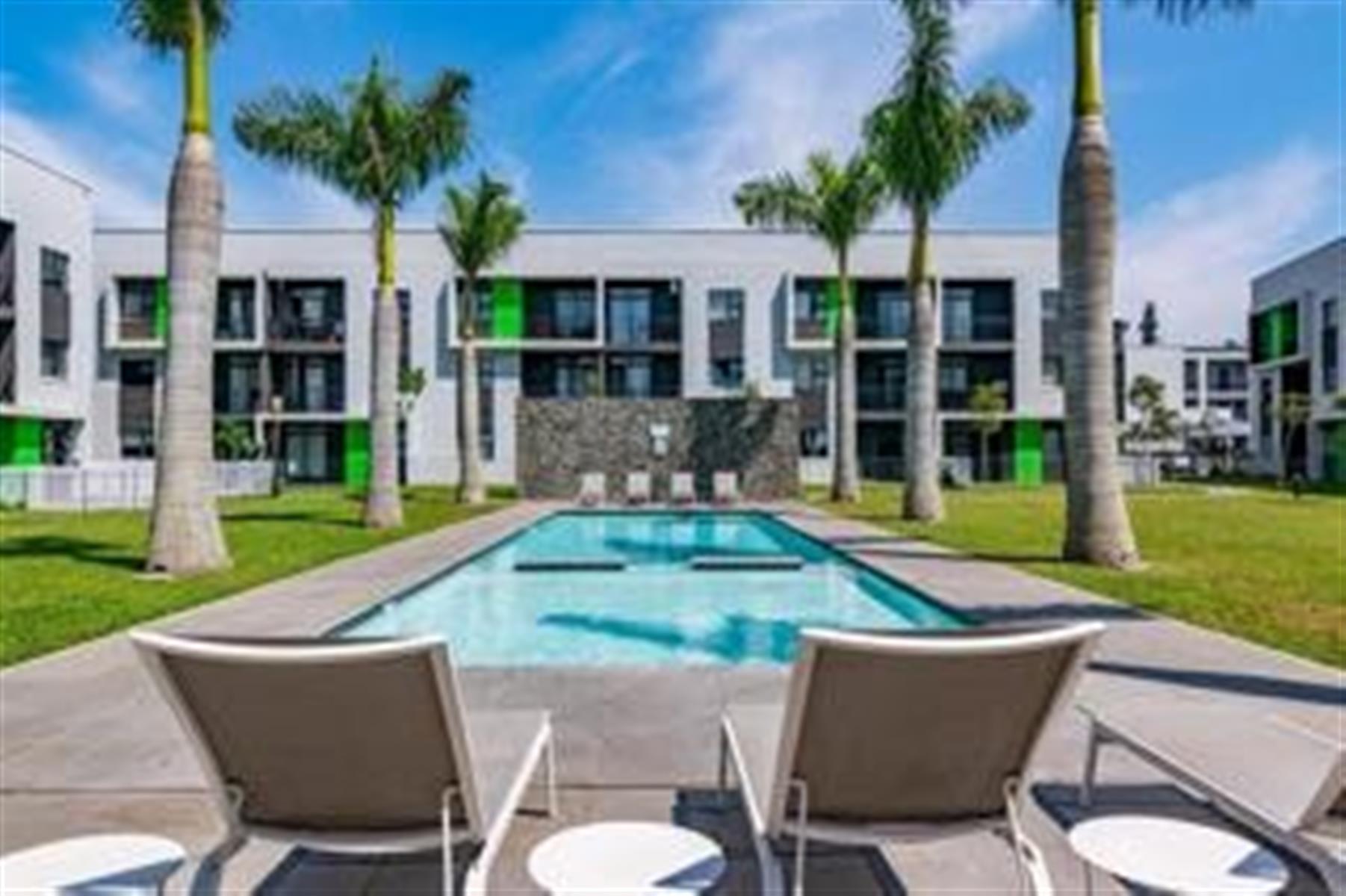 Apartment for sale in Ballito Central, Ballito, KwaZulu Natal, 60 m²