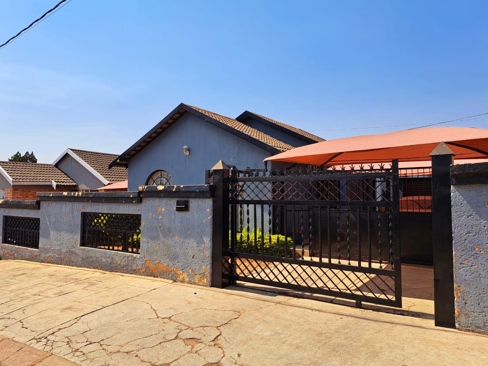 Great Family Home for sale in Mabopane