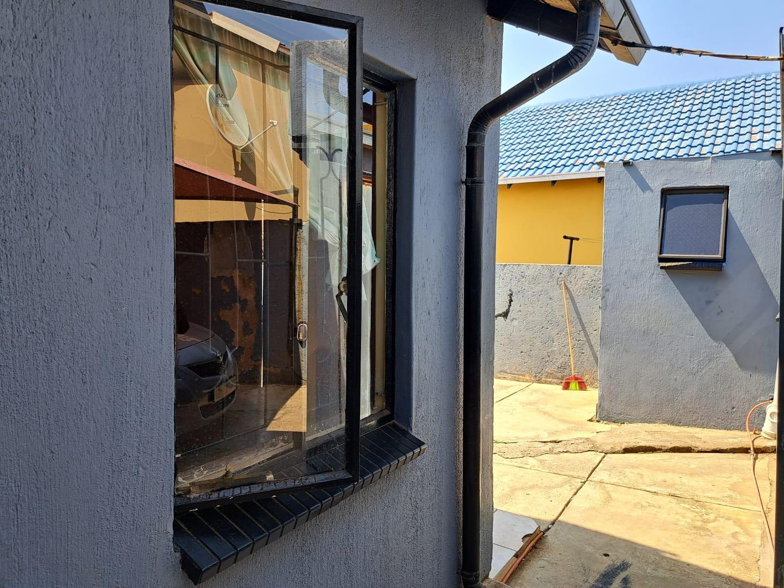 Great Family Home for sale in Mabopane