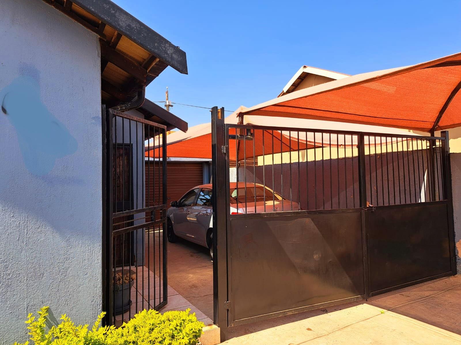 Great Family Home for sale in Mabopane