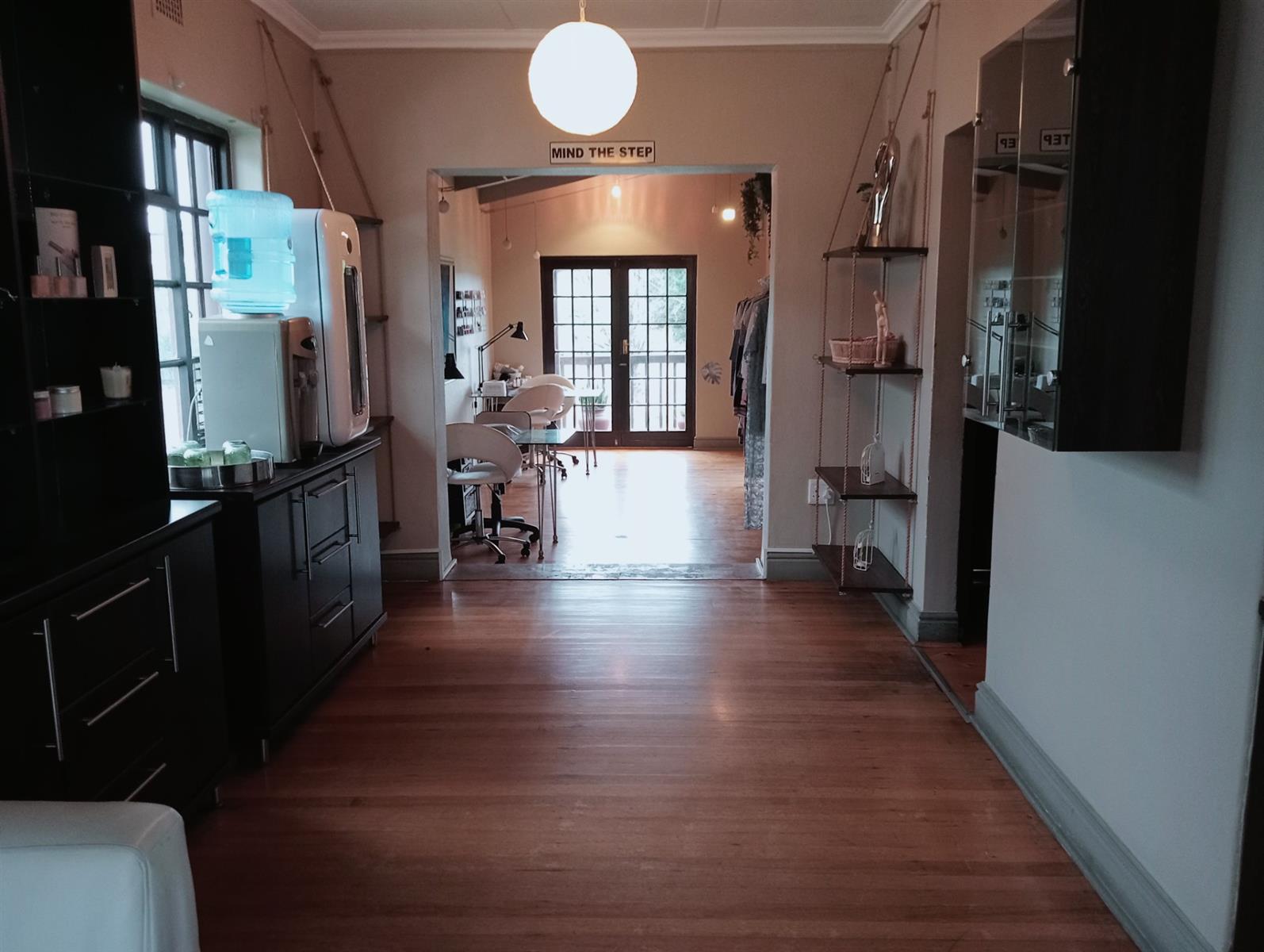 COMMERCIAL PROPERTY - PRIME LOCATION