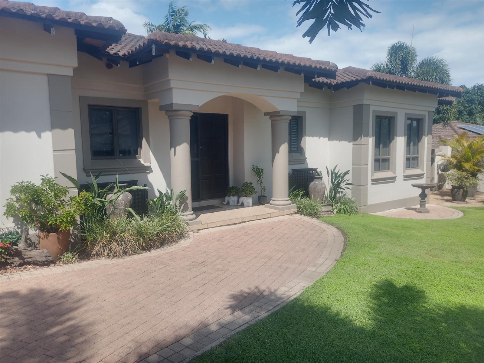 Elegant 3-Bedroom House For Sale in The Oval, Ballito, KwaZulu Natal