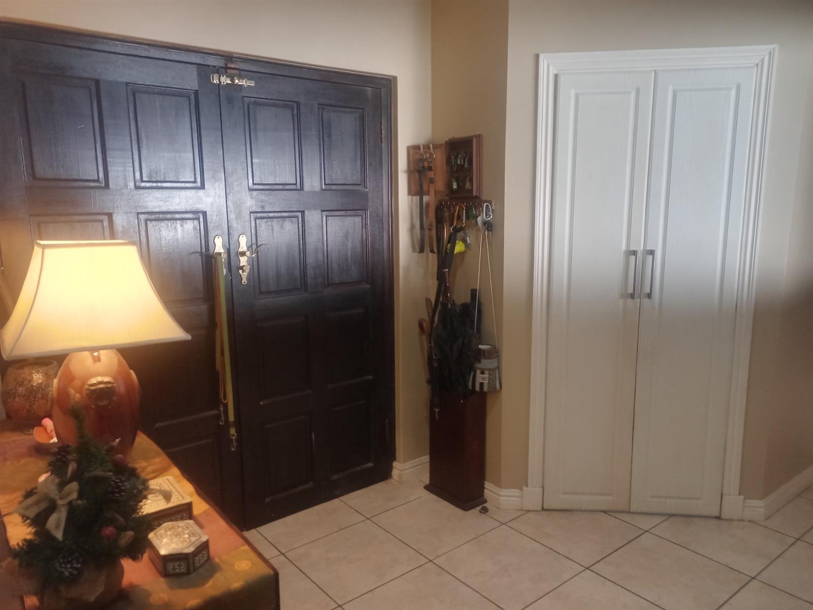Elegant 3-Bedroom House For Sale in The Oval, Ballito, KwaZulu Natal